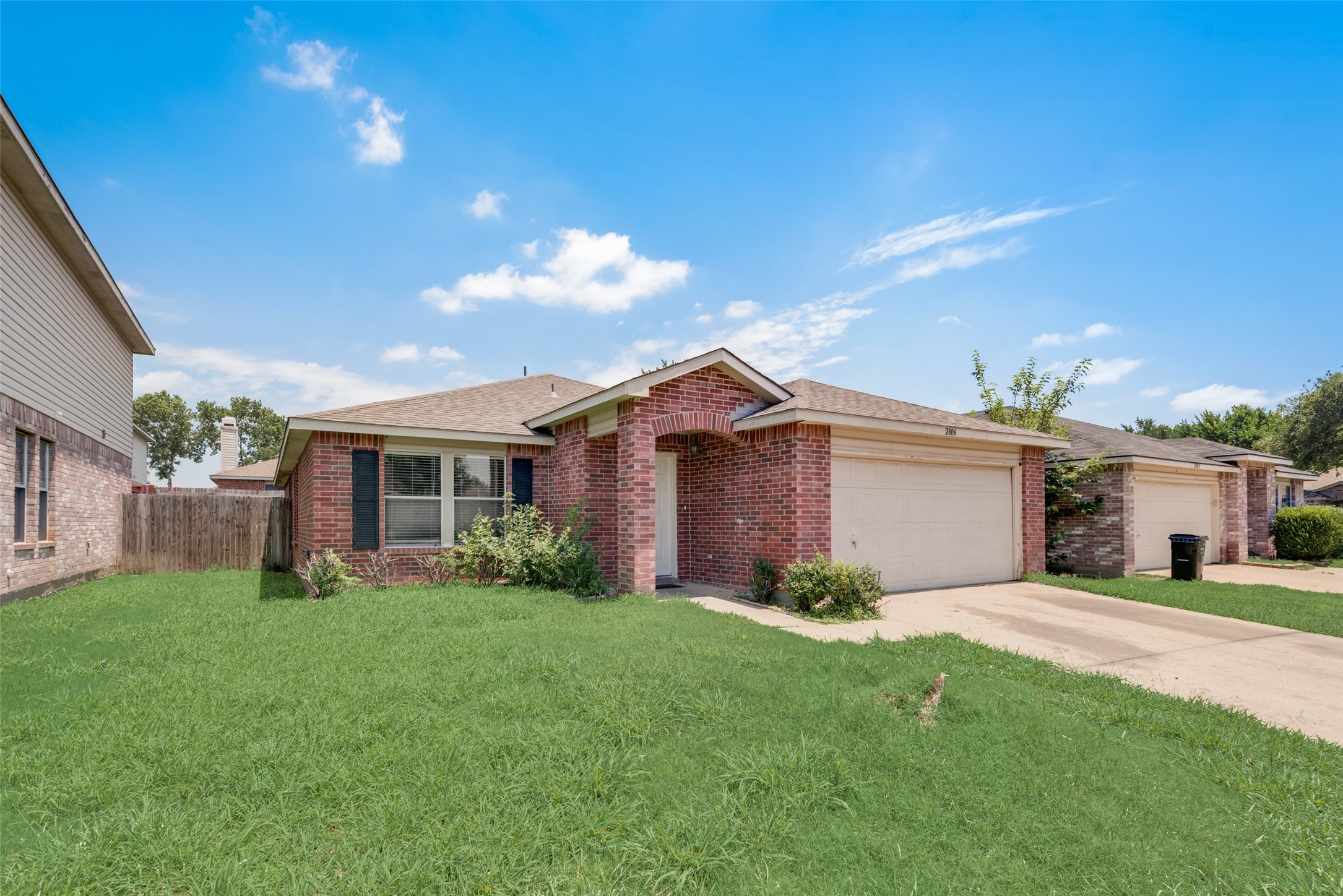 2806 Robin Lane