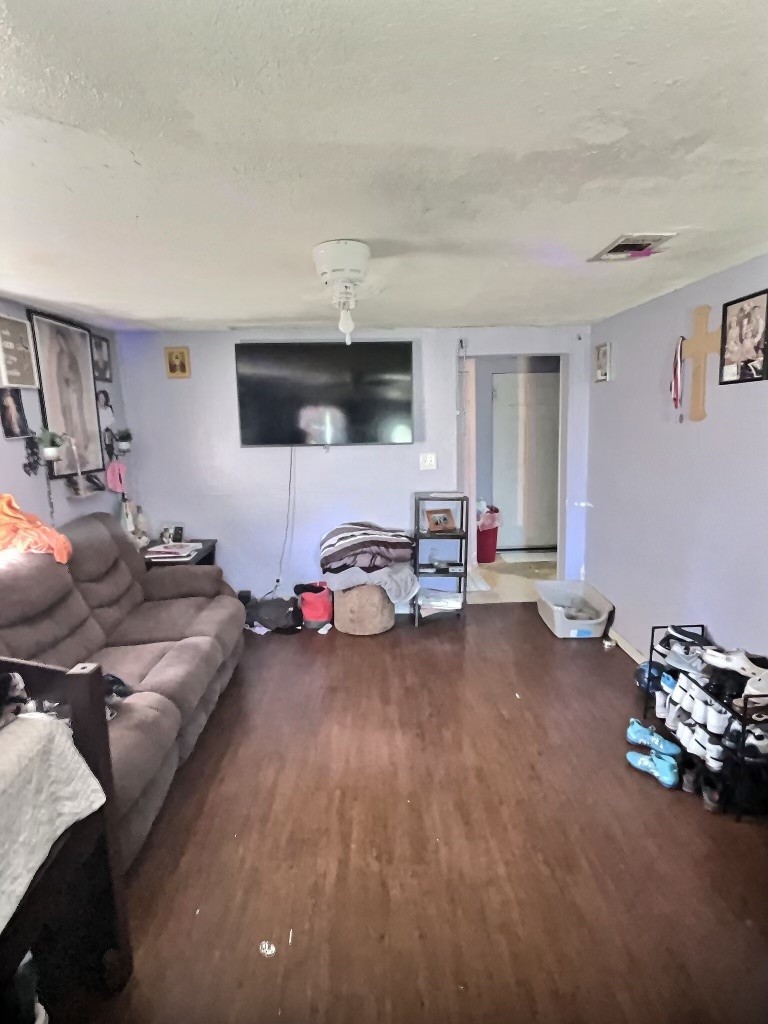 706 Gerrish Street