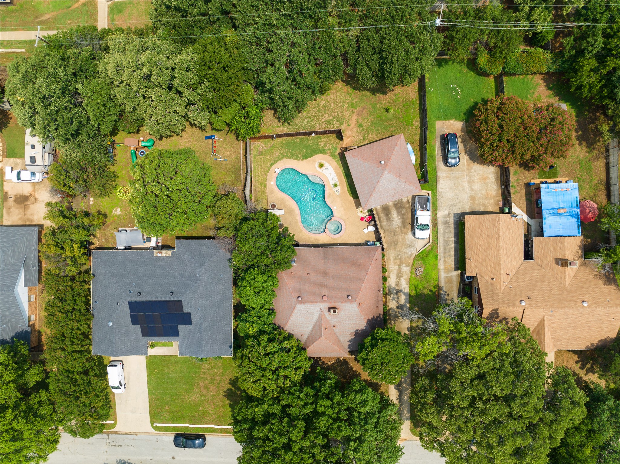 2916 Cresthaven Drive