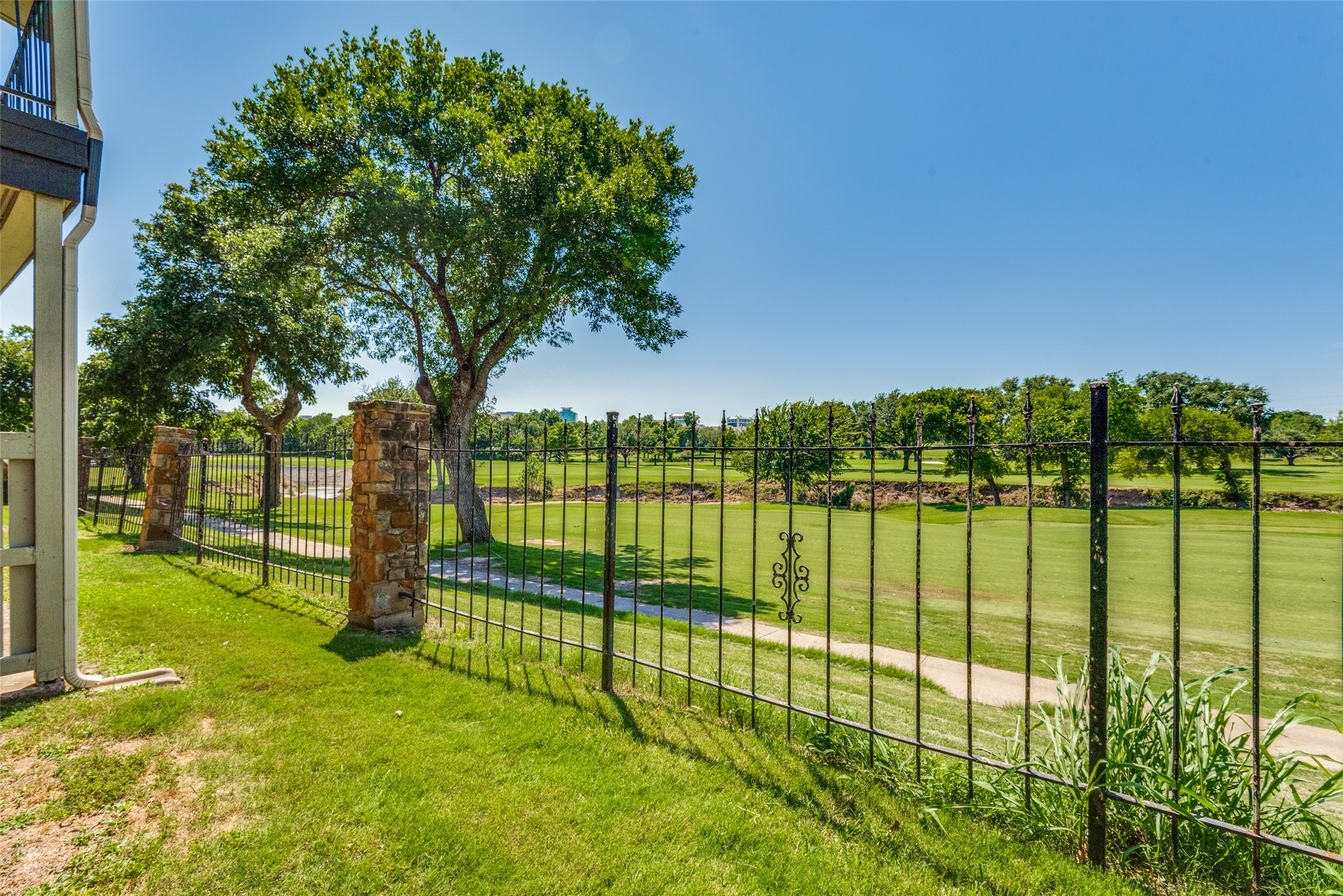 5981 Arapaho Road 1207