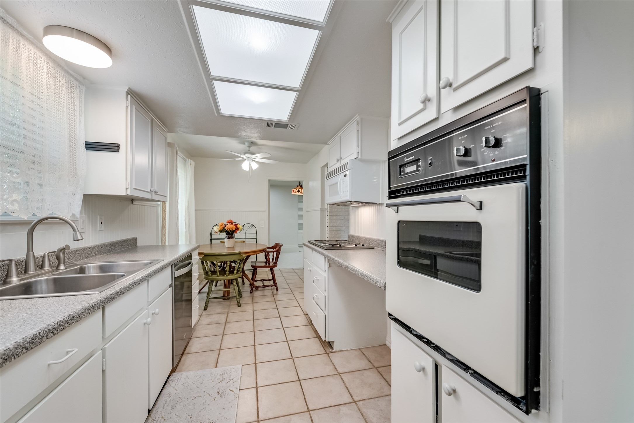 1215 Annapolis Drive