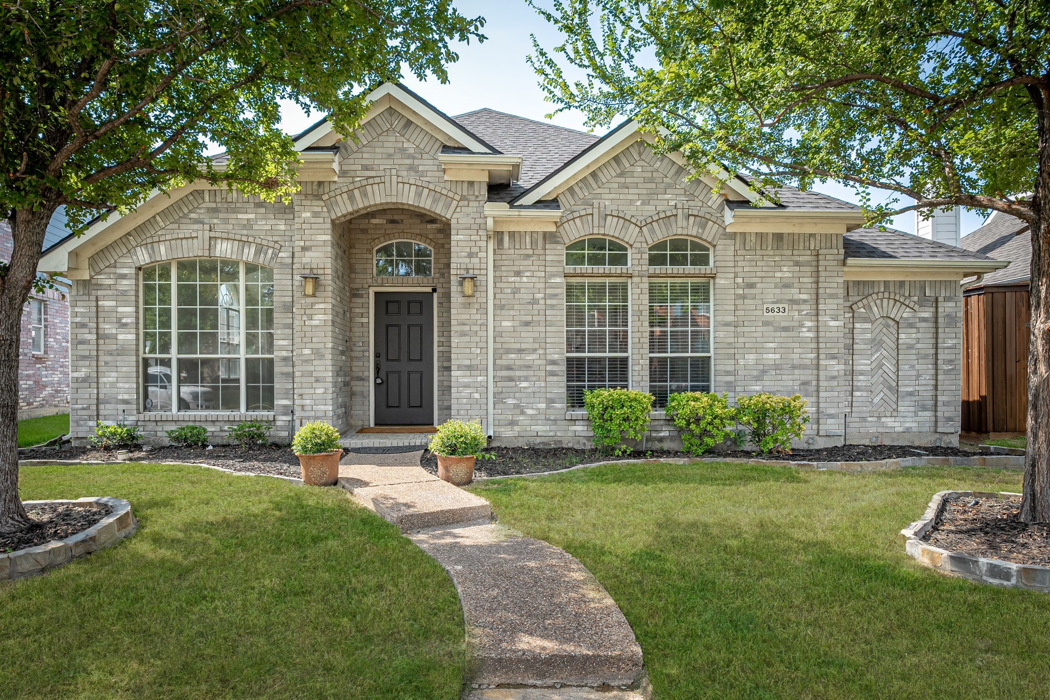 5633 Green Hollow Lane