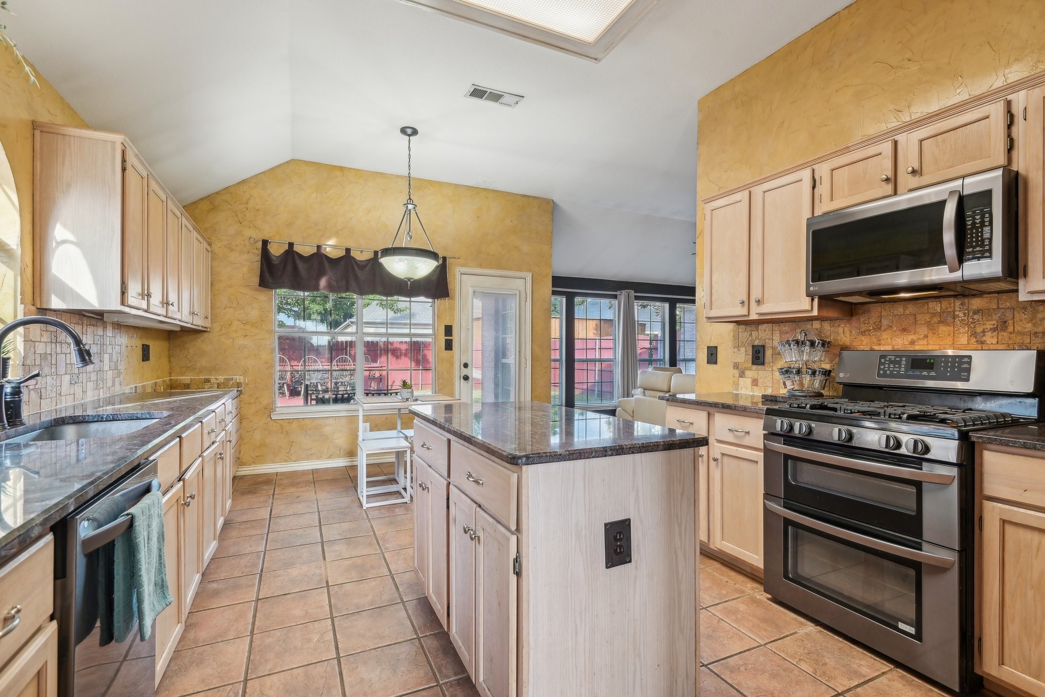 708 Summit Ridge