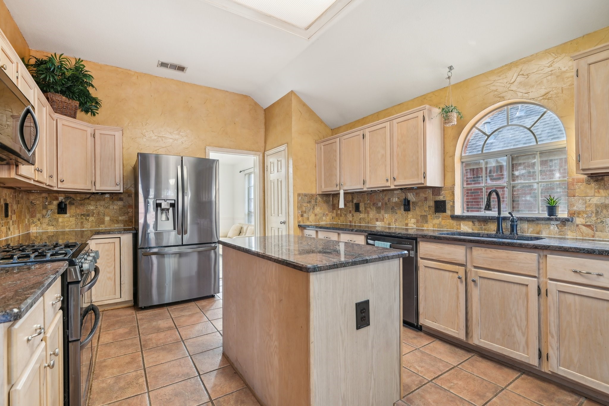 708 Summit Ridge