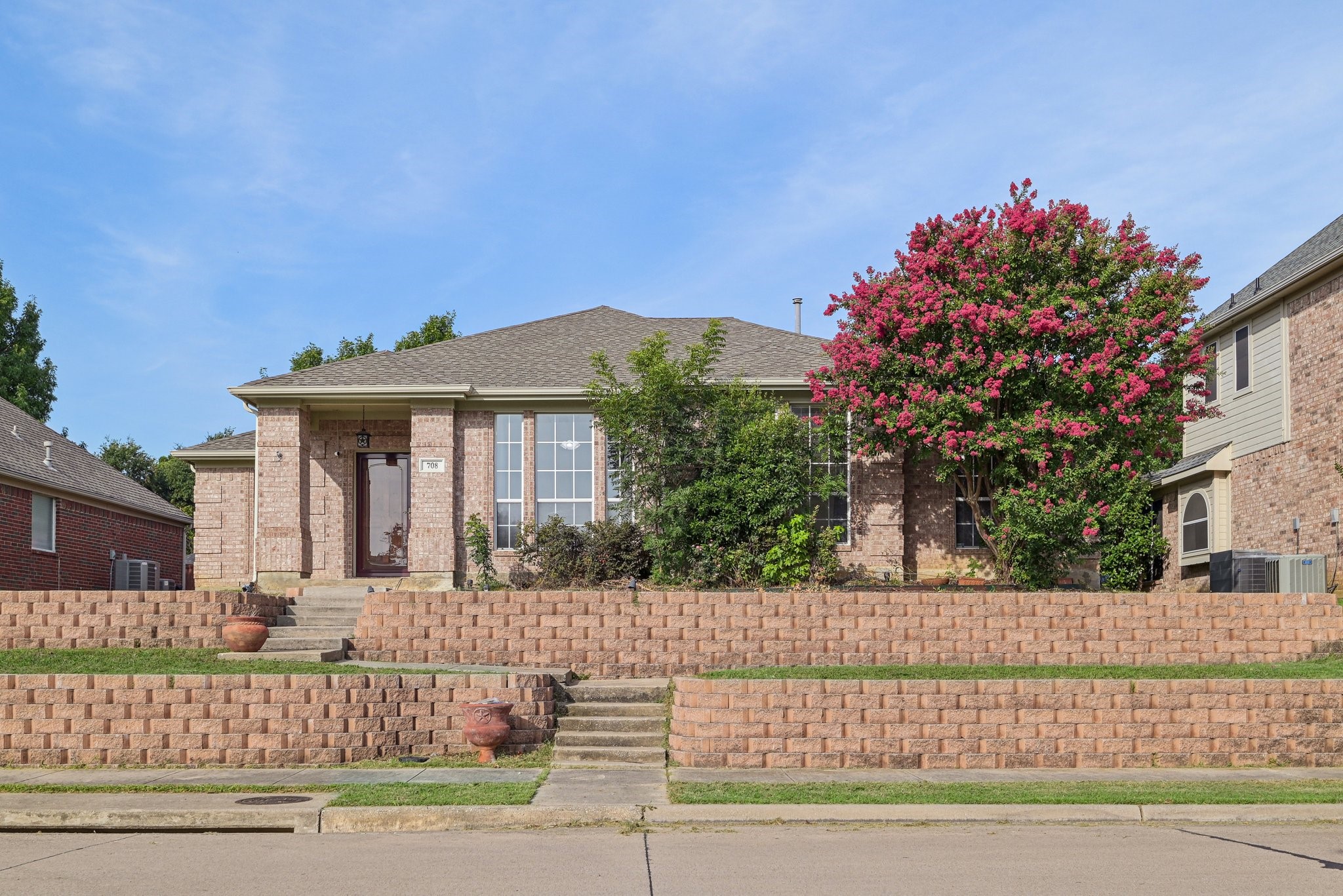 708 Summit Ridge
