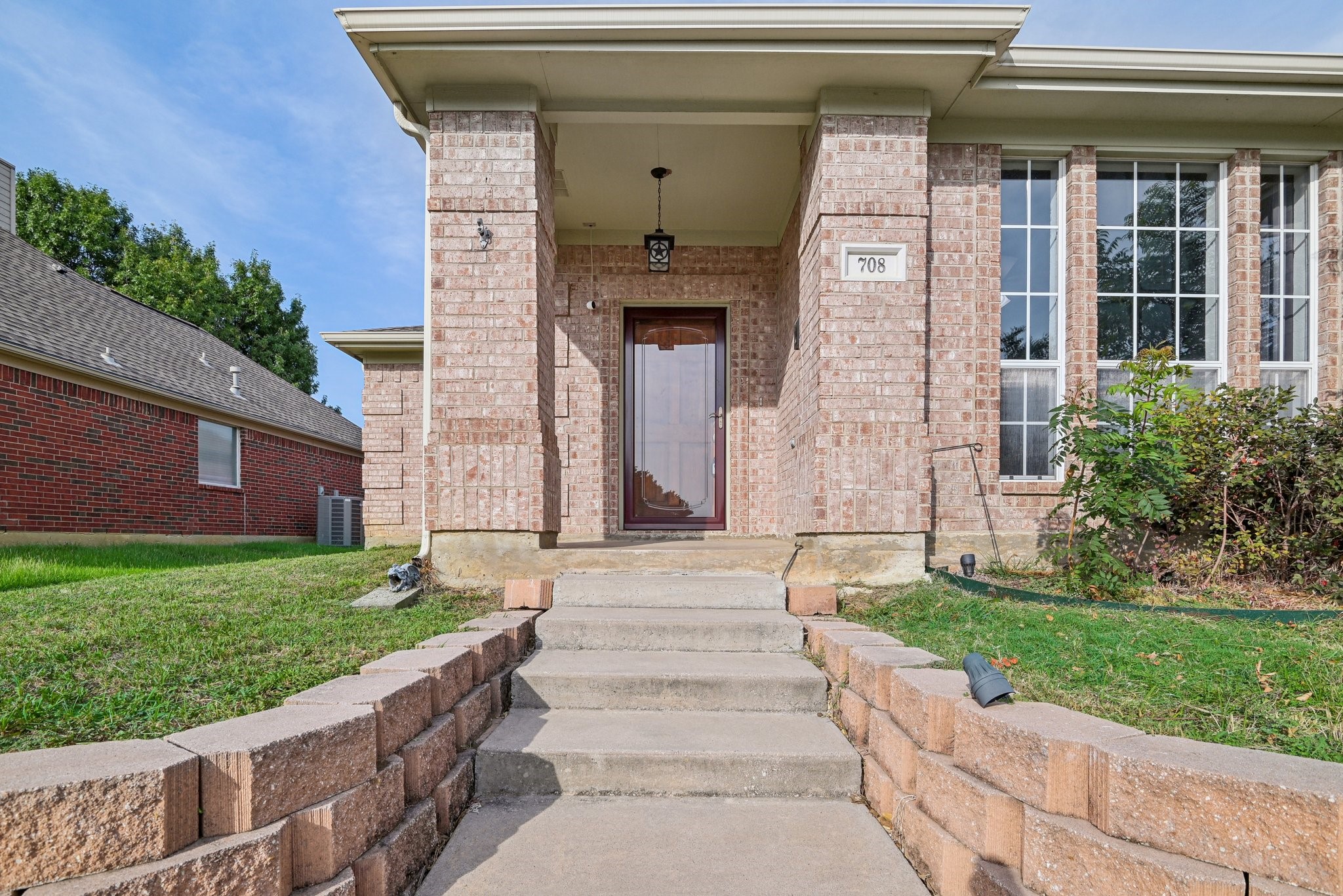 708 Summit Ridge