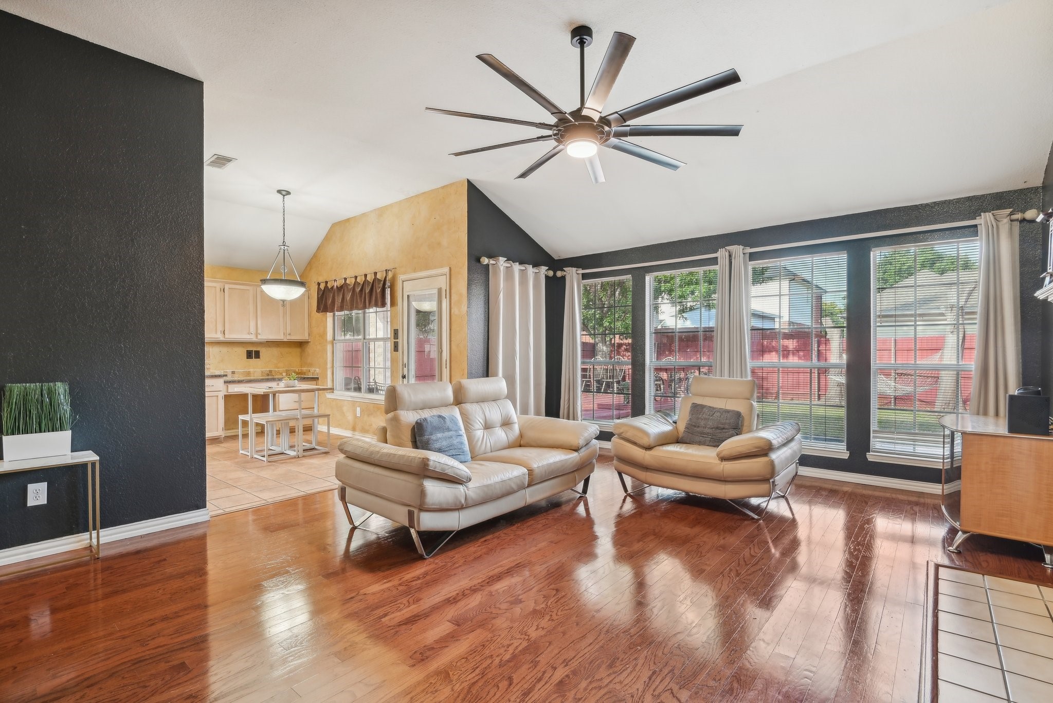 708 Summit Ridge