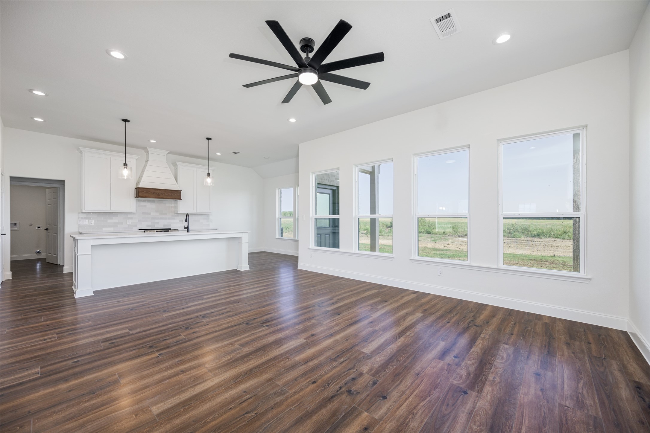 6384 County Road 3208