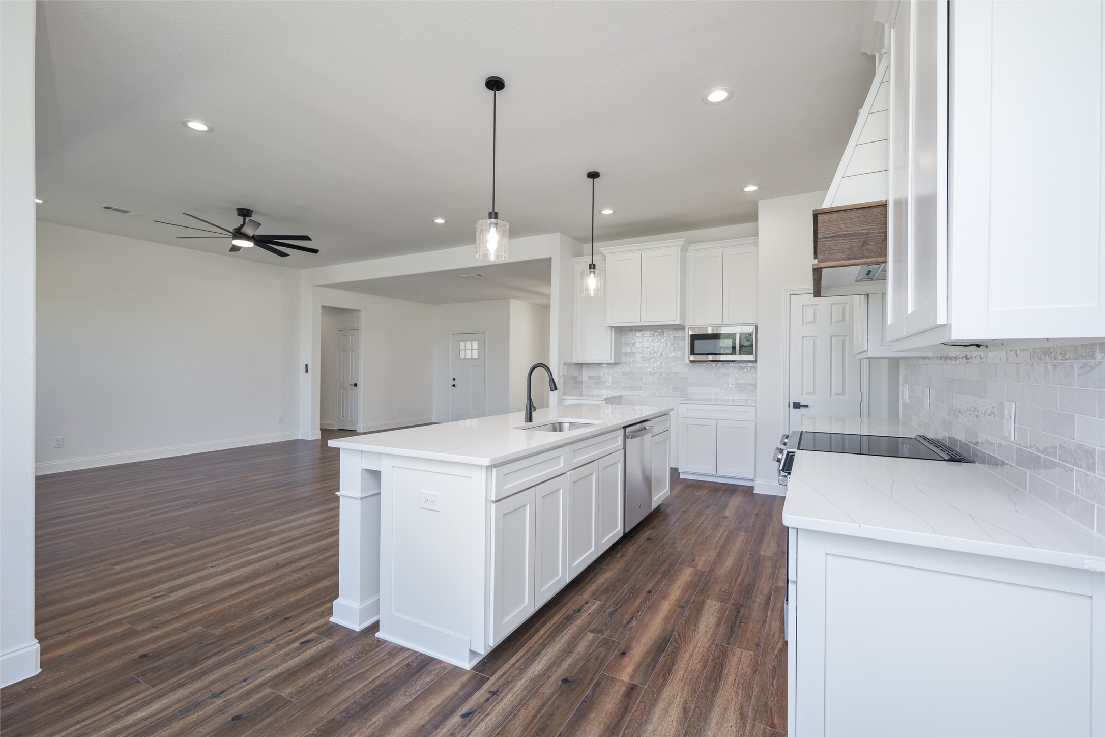 6384 County Road 3208