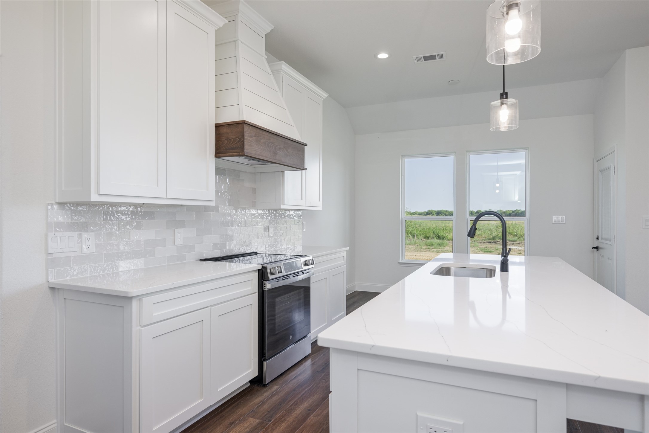 6384 County Road 3208