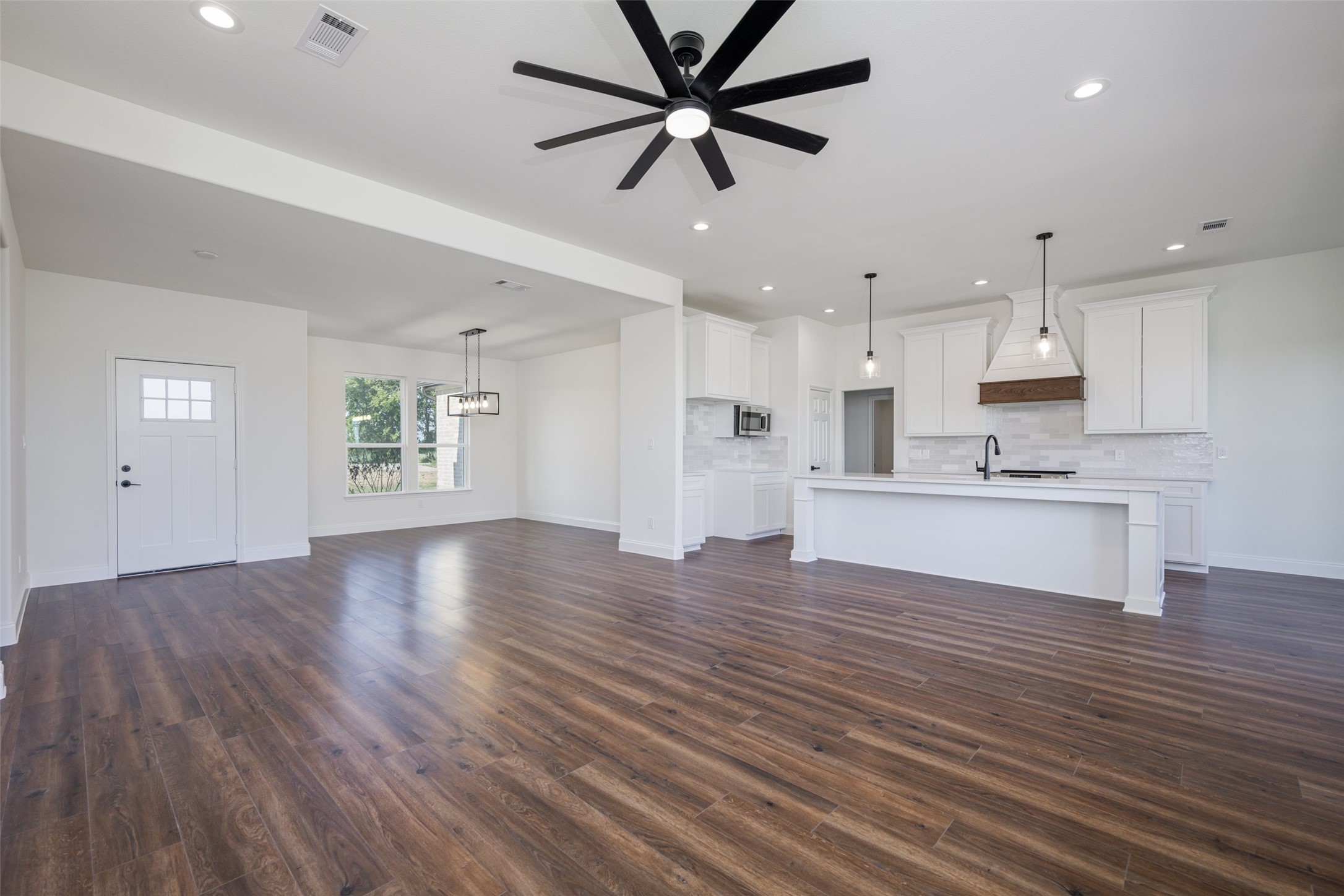 6384 County Road 3208