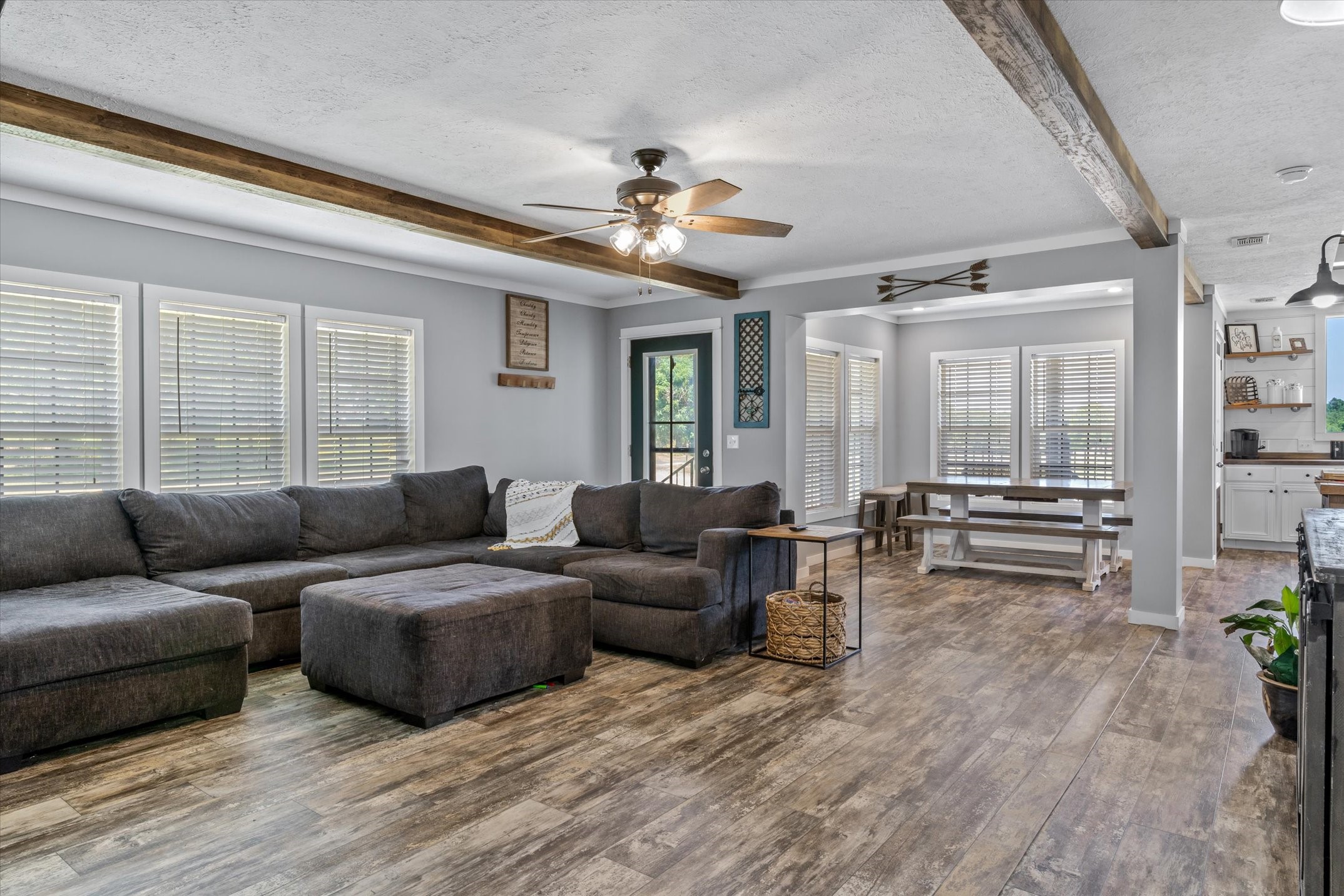 1897 Vz County Road 2404