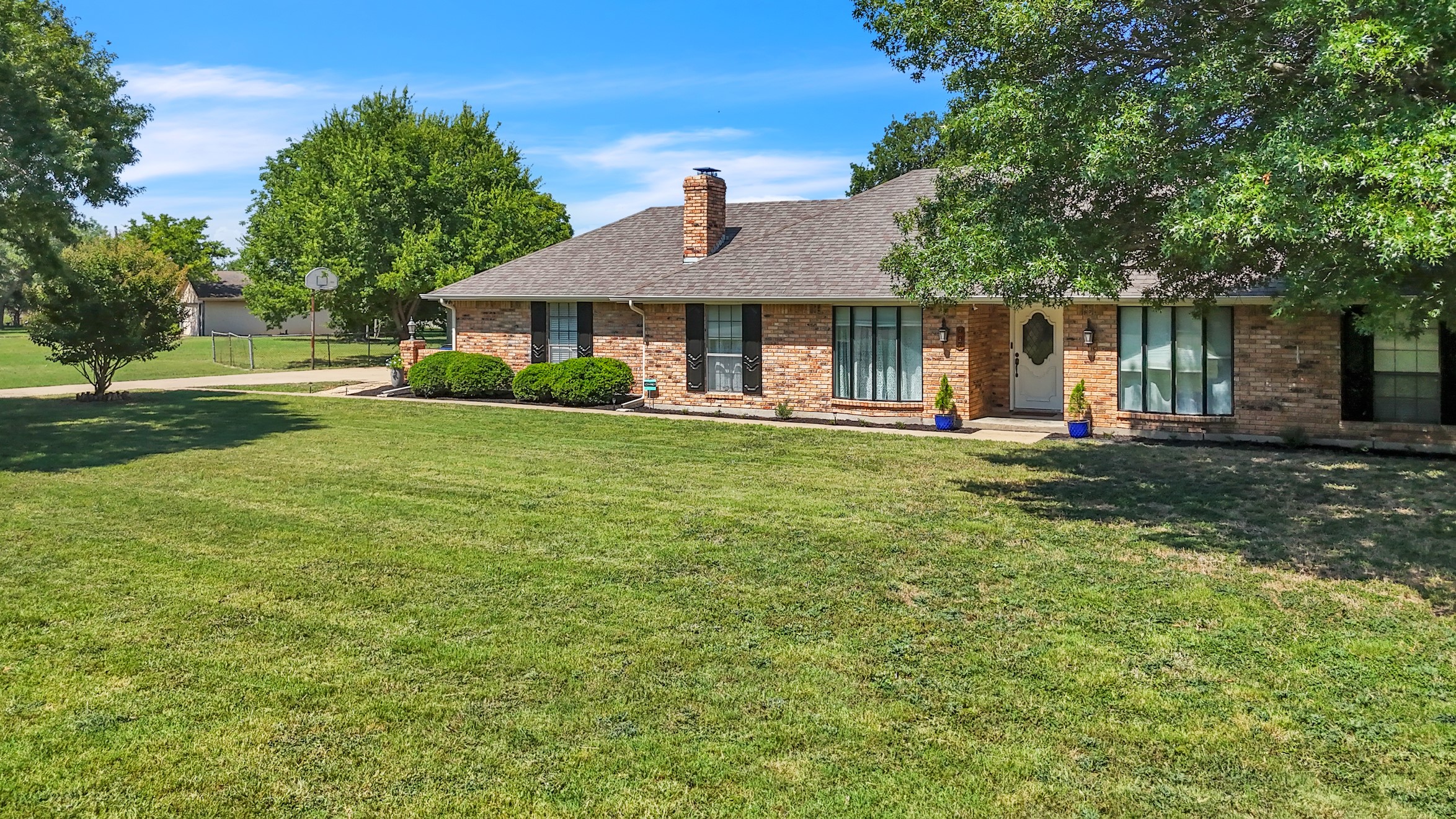 907 Rock Creek Drive