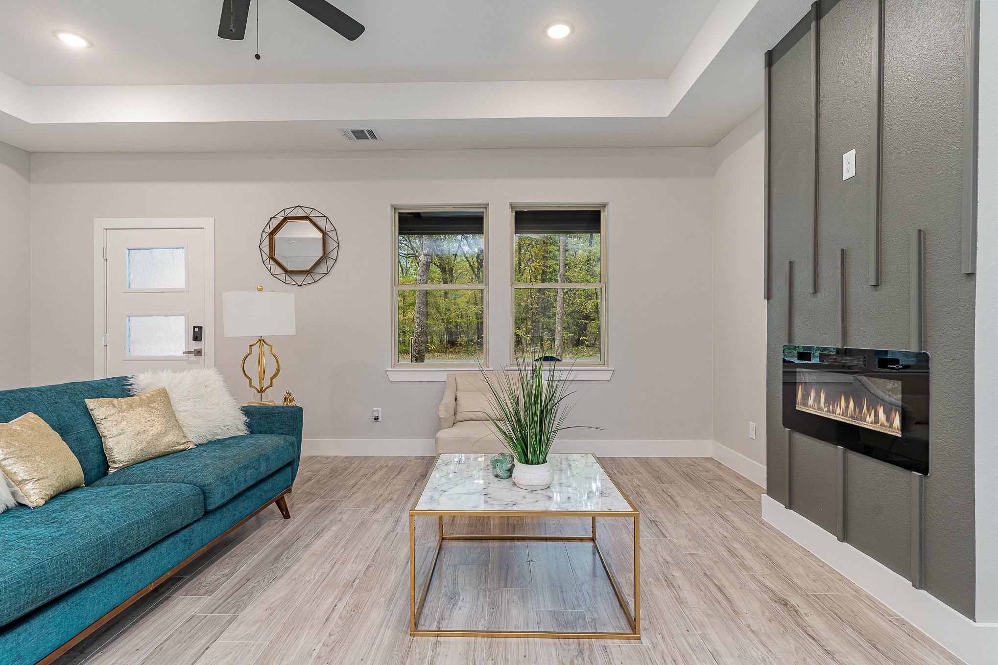 219 E Beachwood Loop