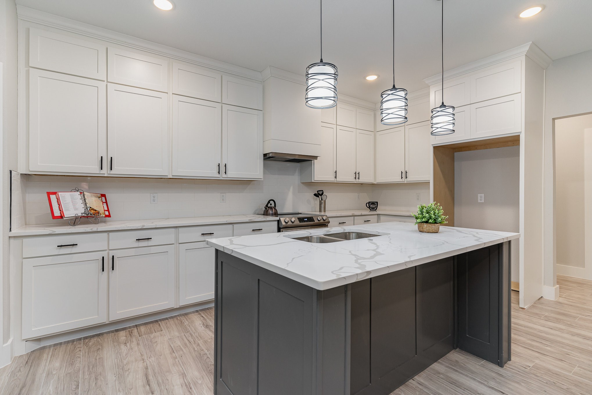 219 E Beachwood Loop