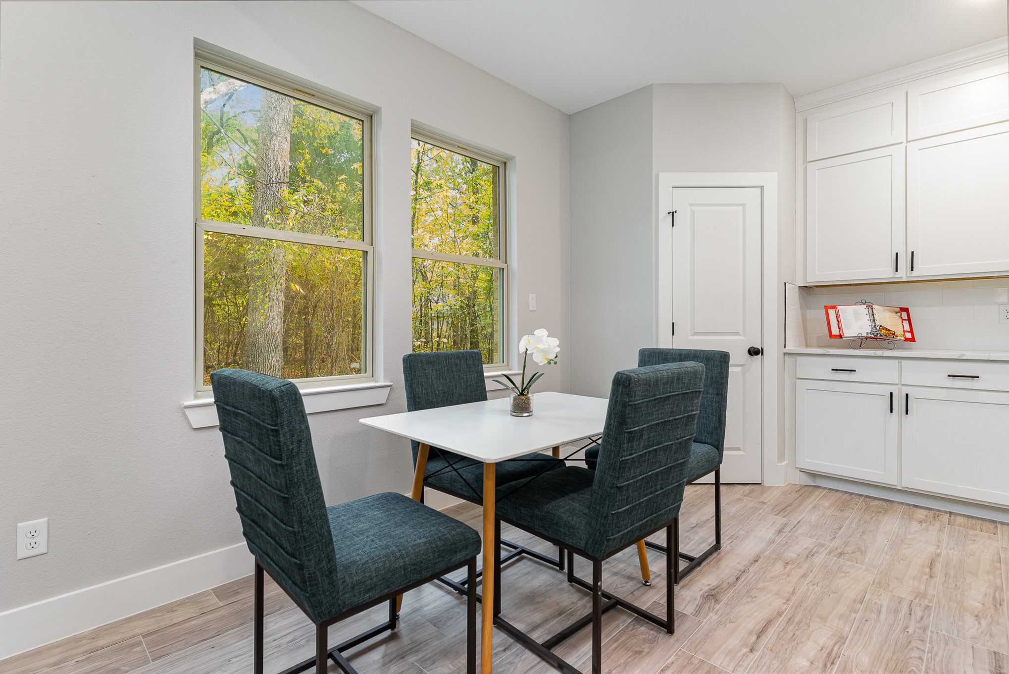 219 E Beachwood Loop