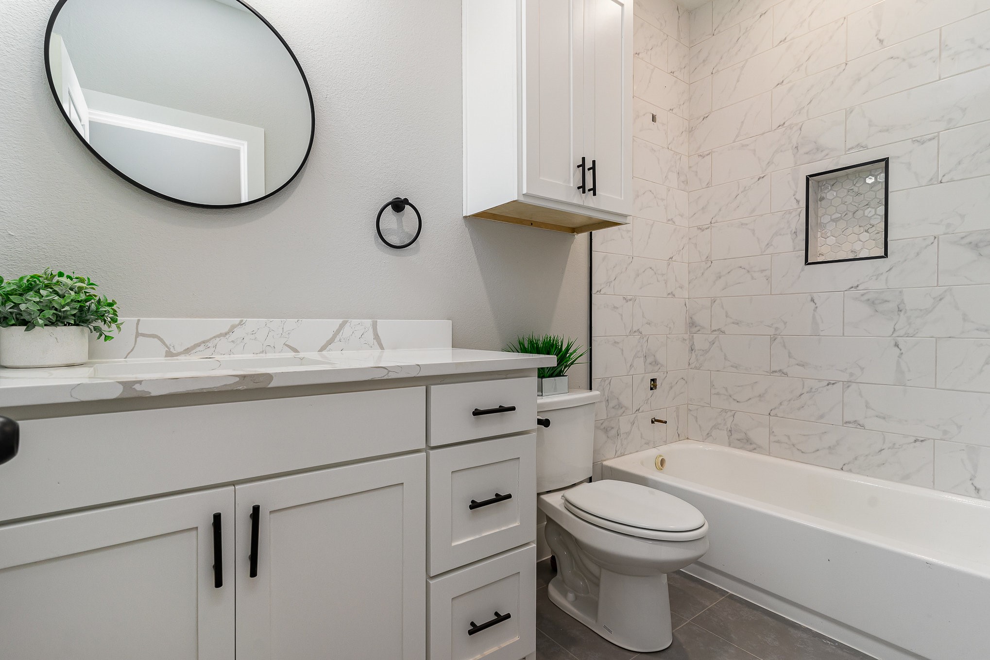 219 E Beachwood Loop