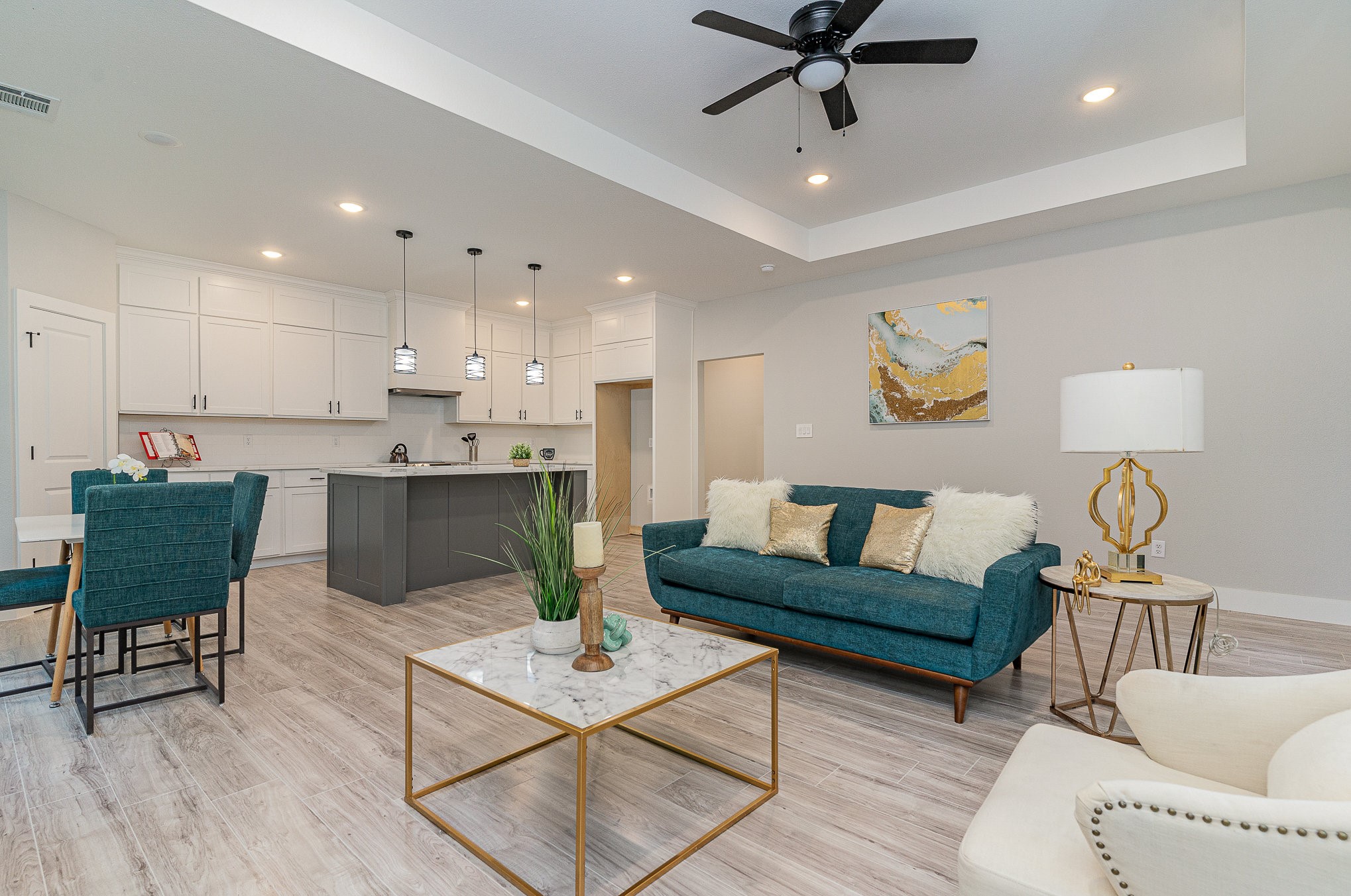 219 E Beachwood Loop