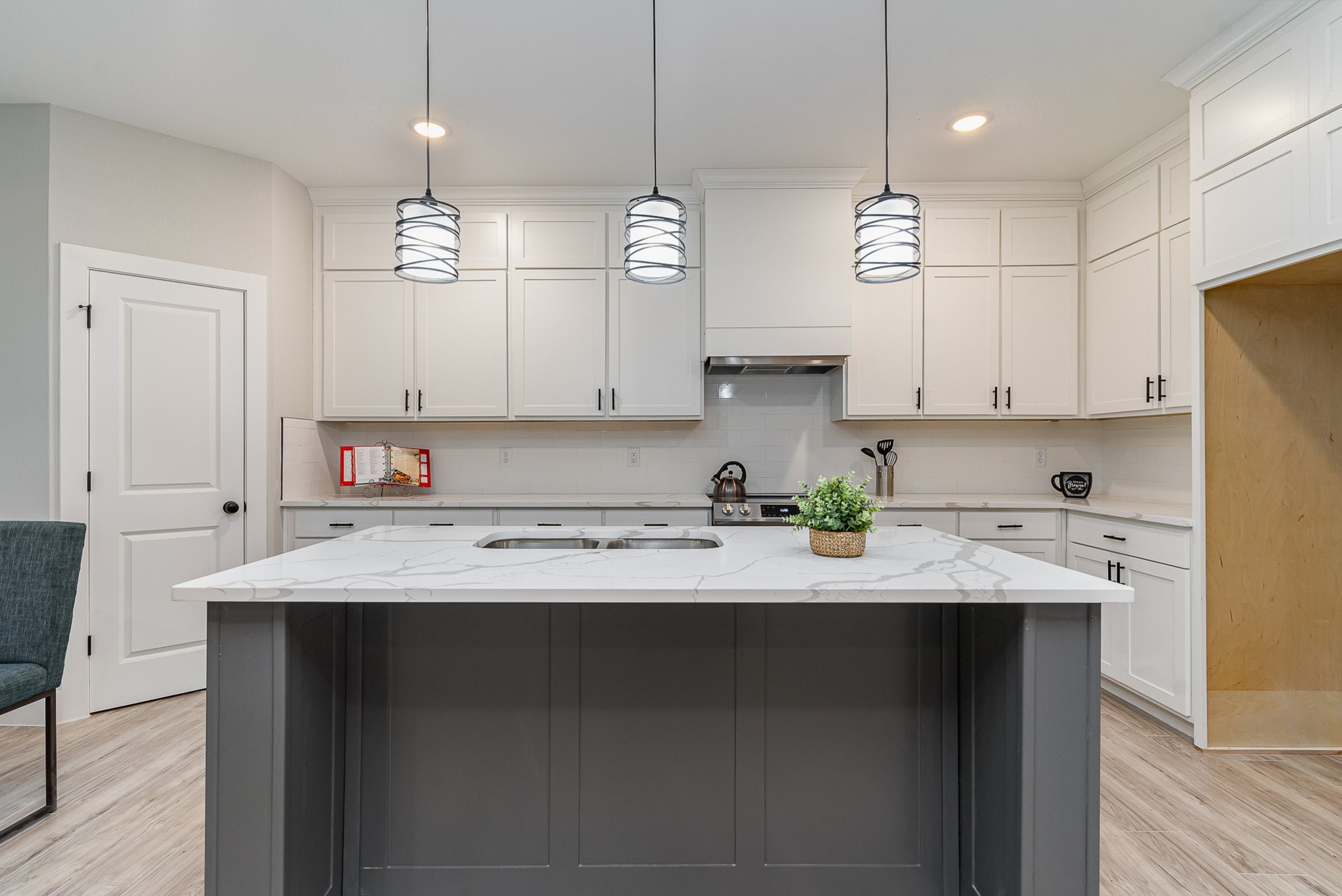 219 E Beachwood Loop