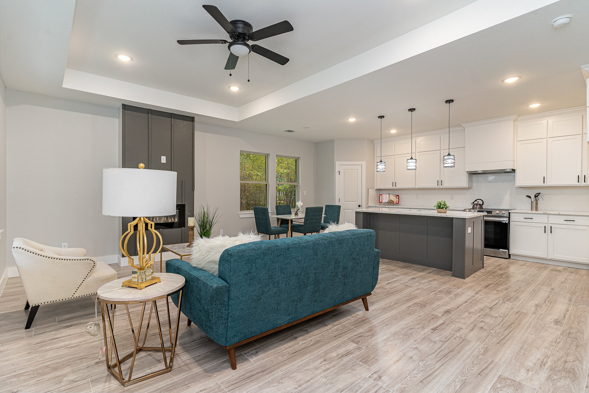 219 E Beachwood Loop