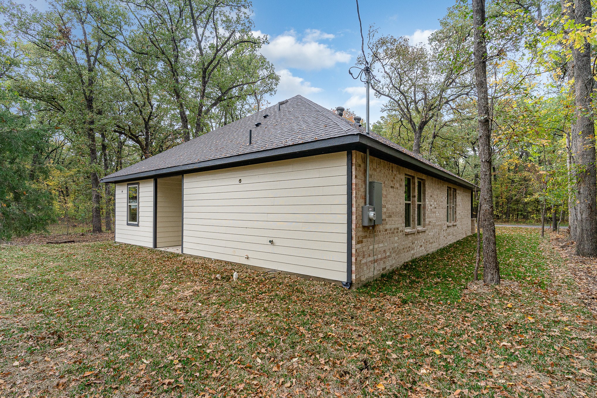 219 E Beachwood Loop
