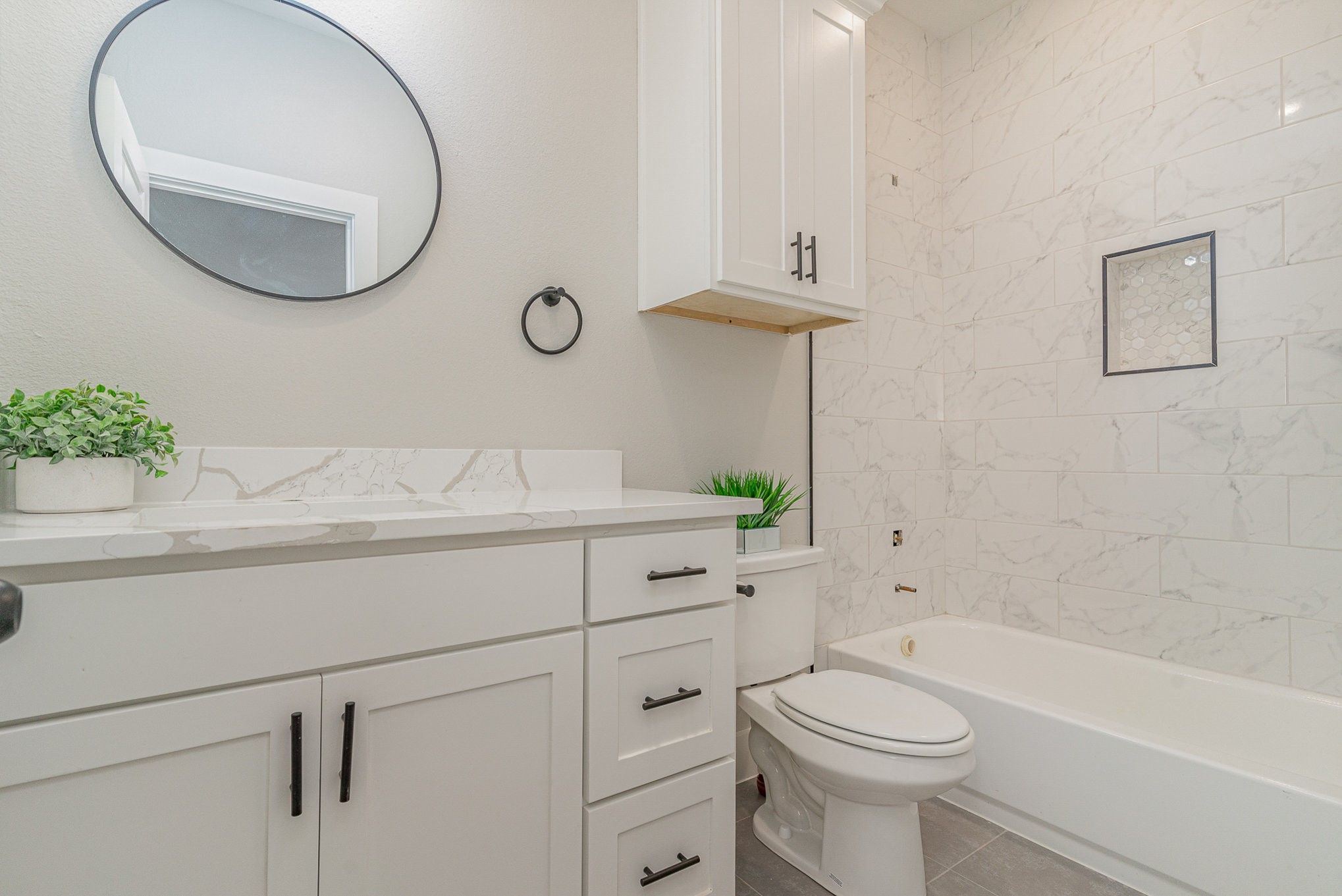 219 E Beachwood Loop