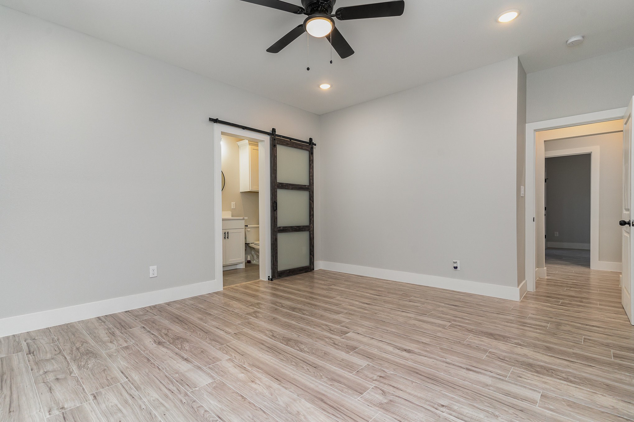 219 E Beachwood Loop