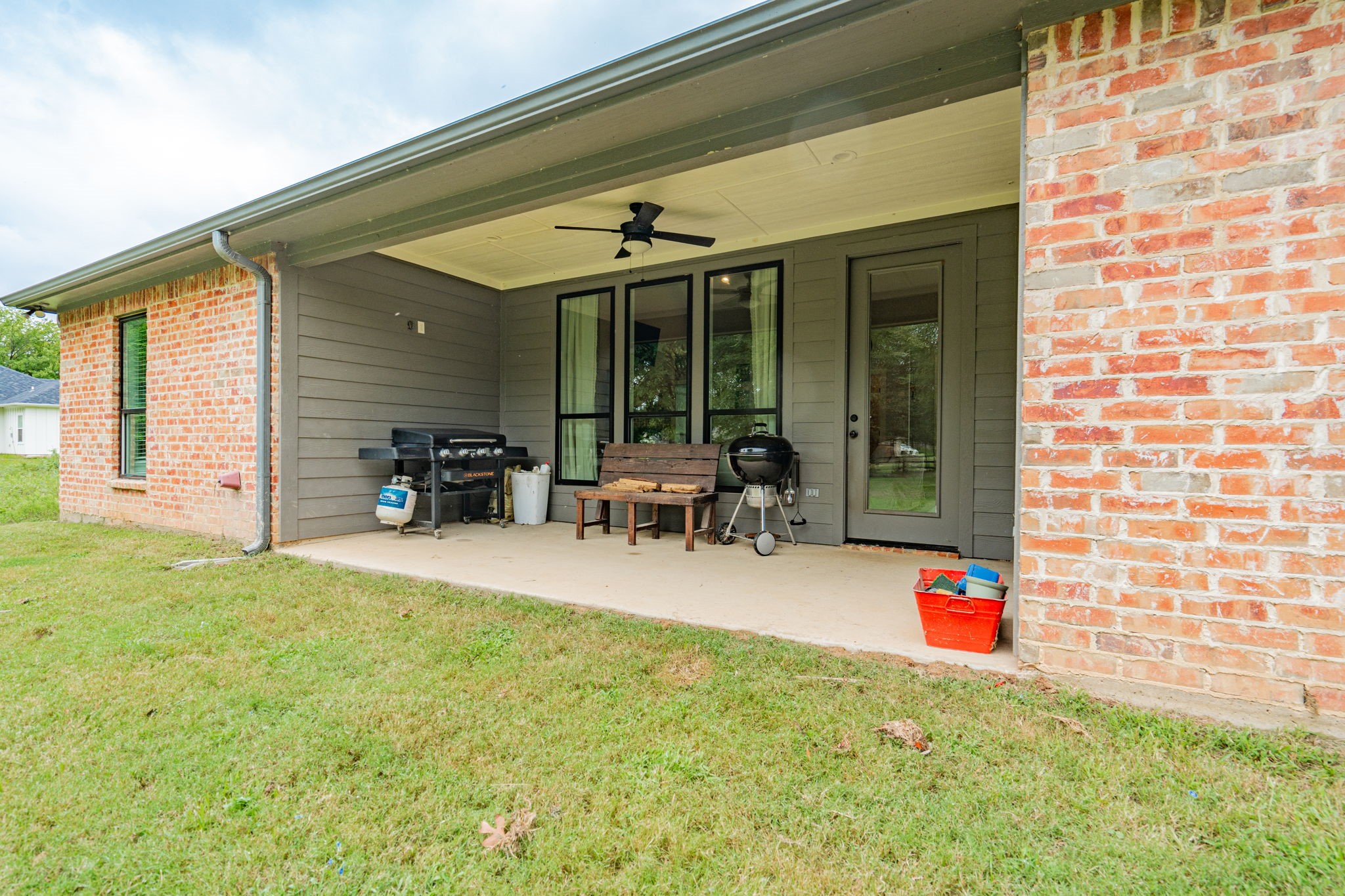 725 Clubview Drive