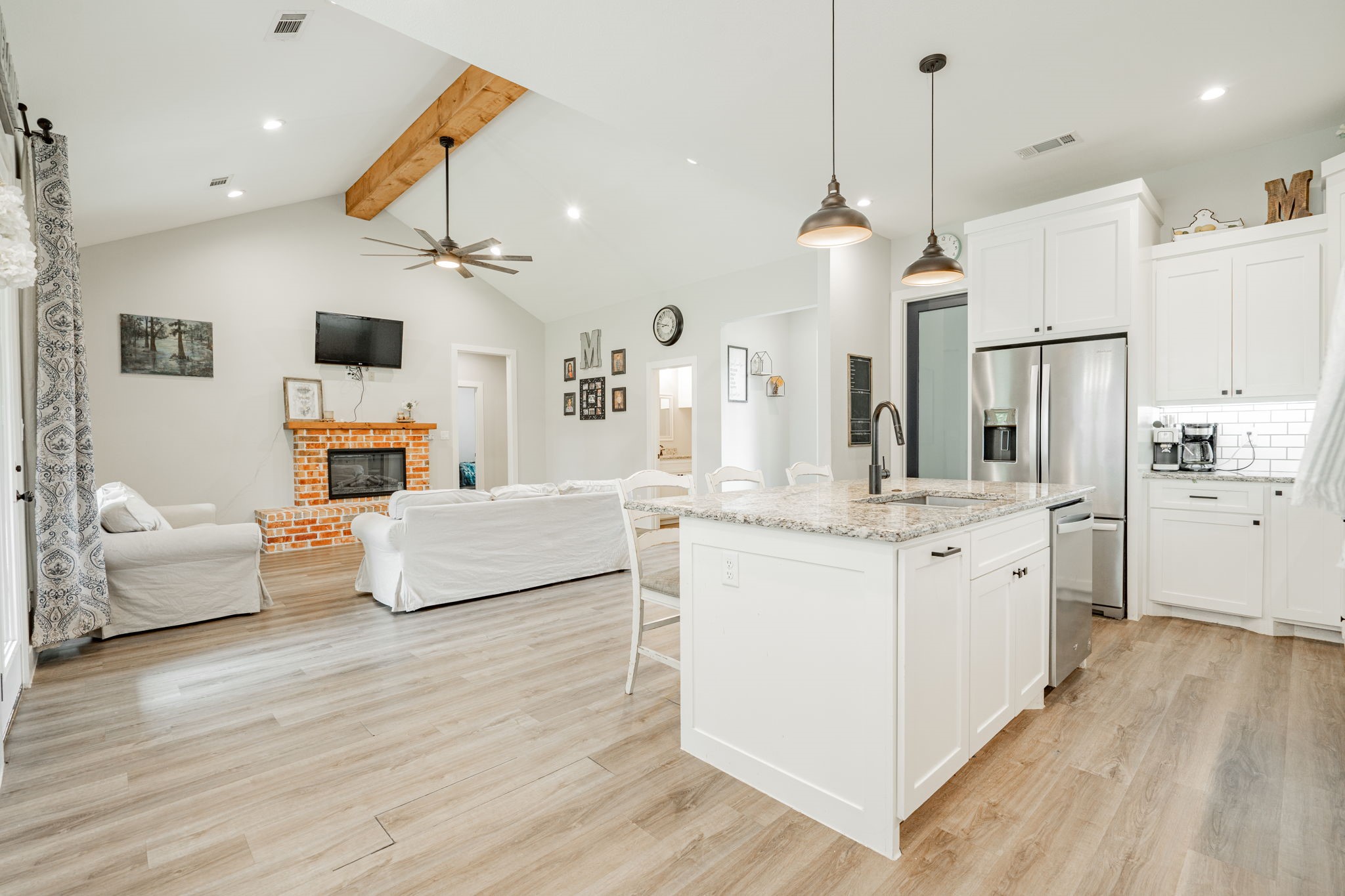 725 Clubview Drive