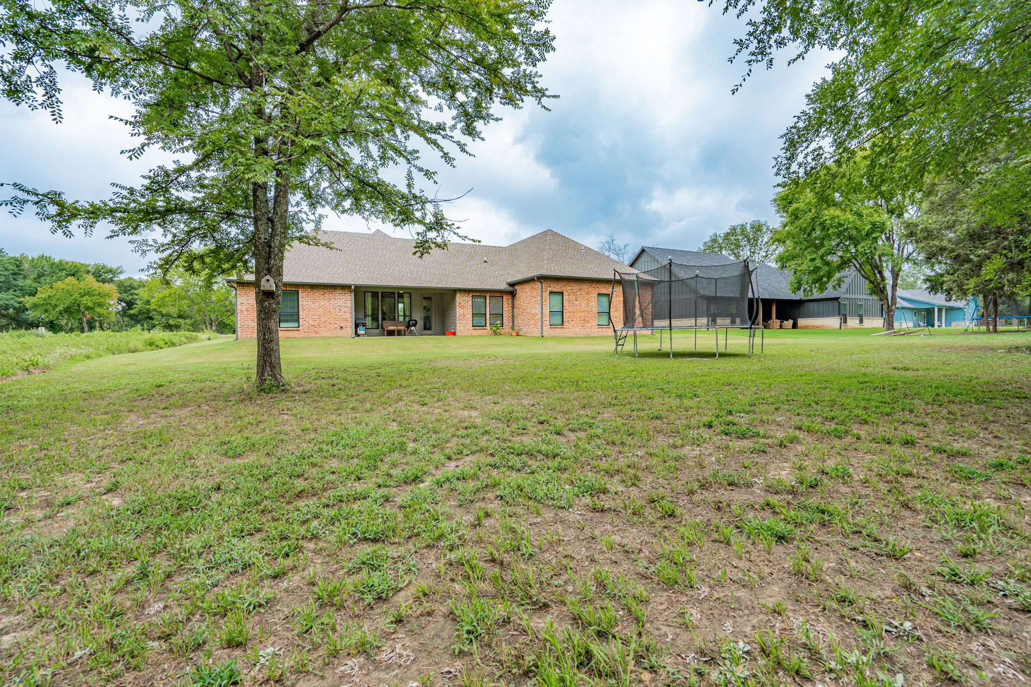 725 Clubview Drive
