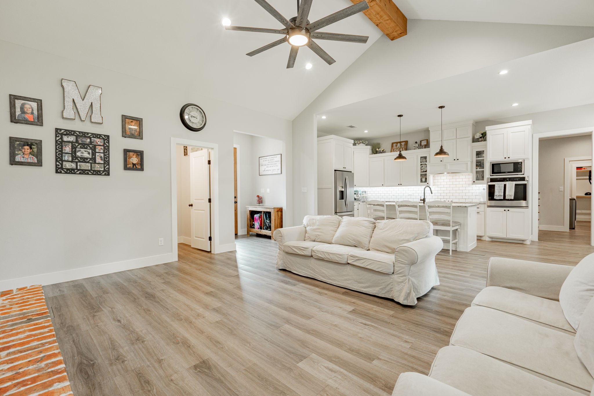 725 Clubview Drive