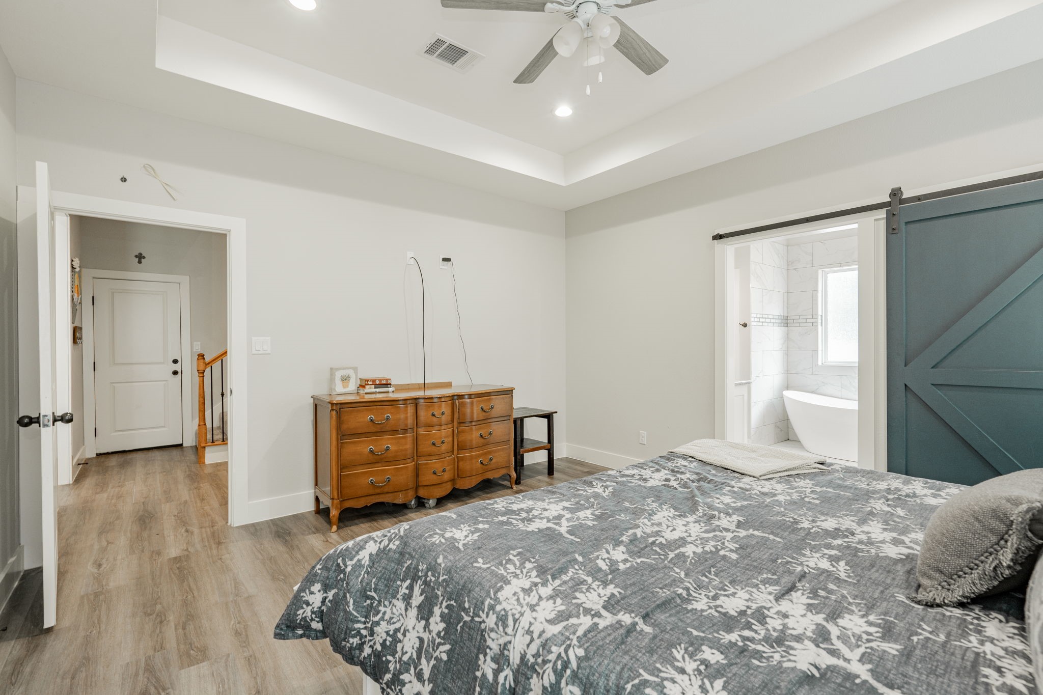 725 Clubview Drive
