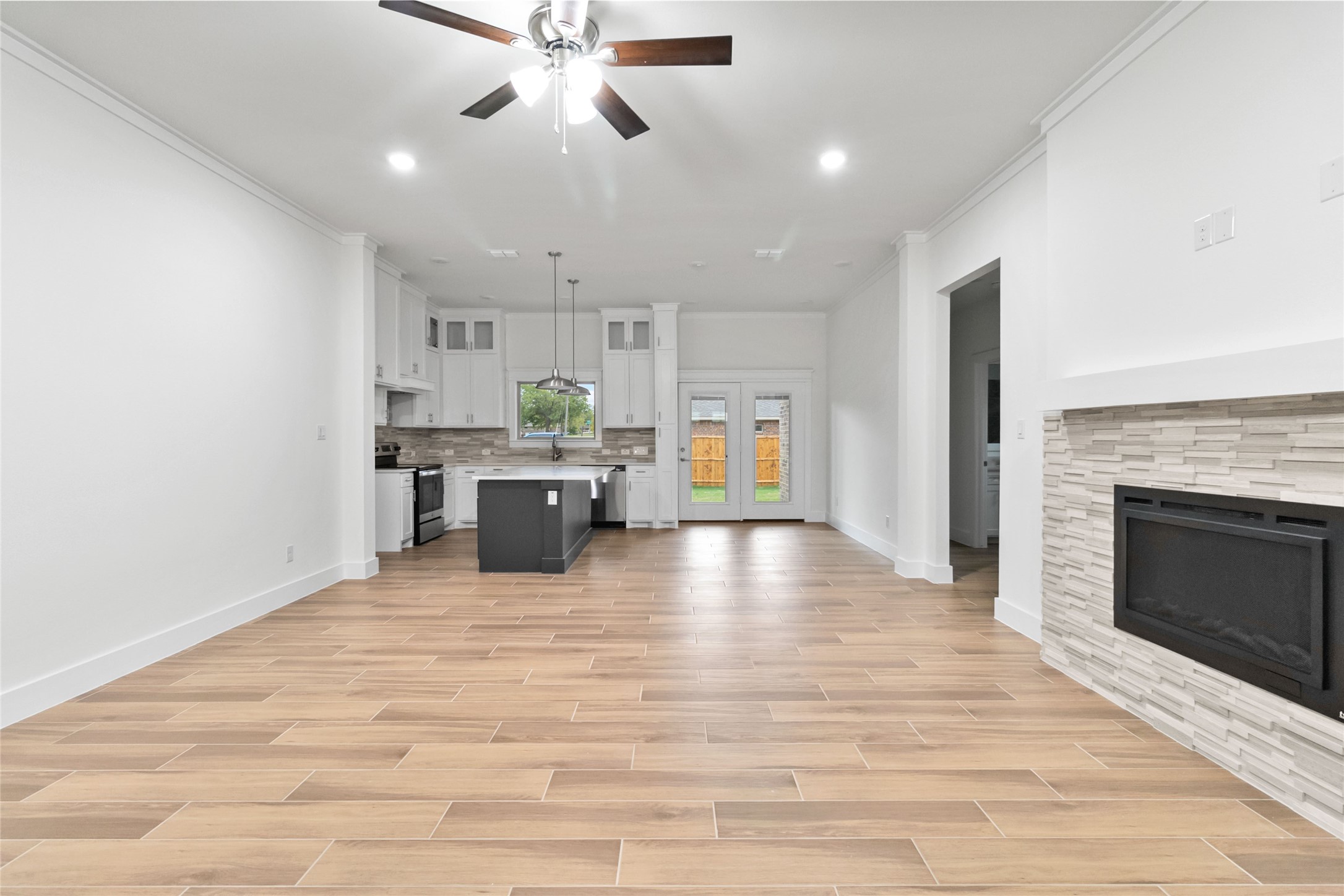 204 Swallowtail Lane
