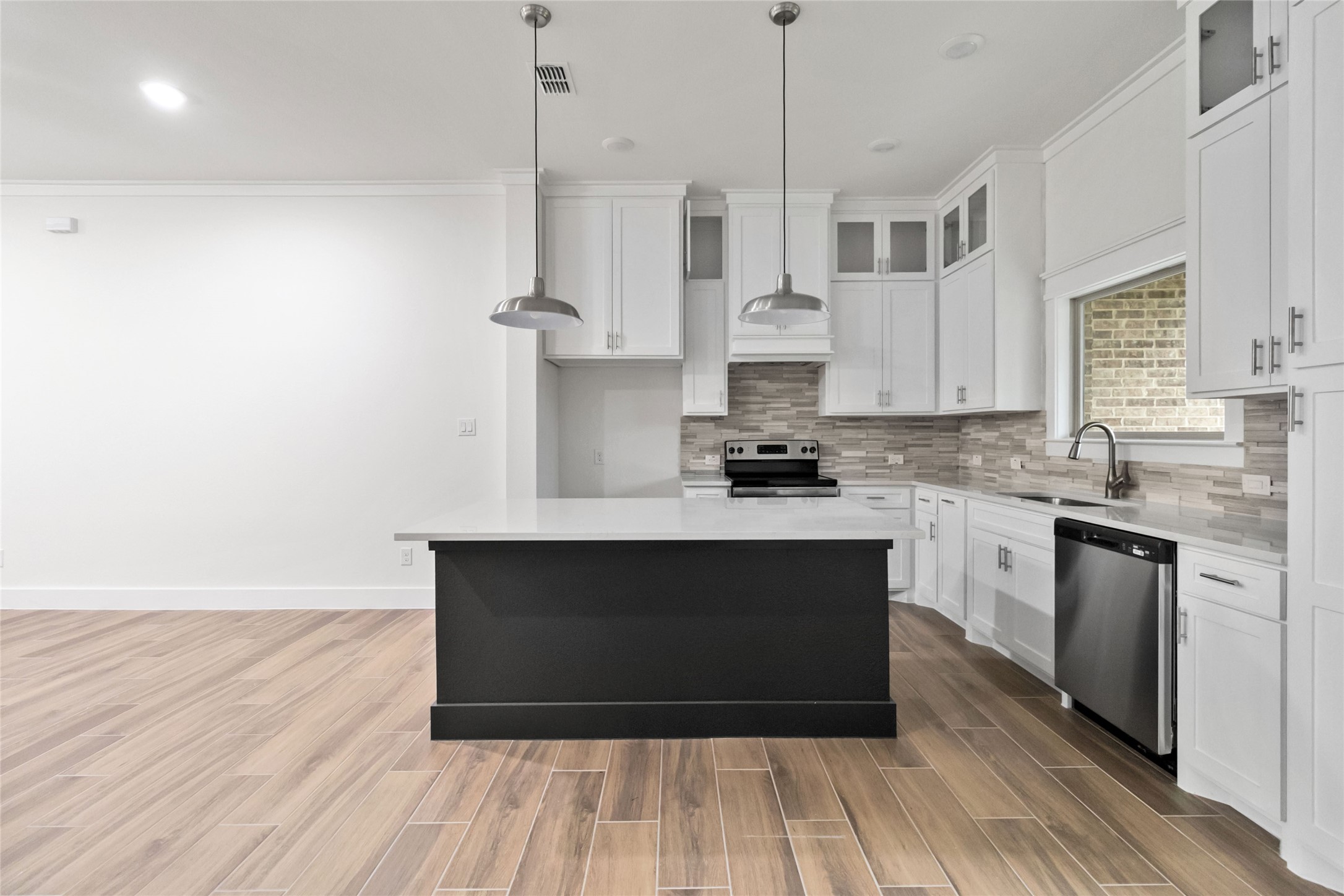 204 Swallowtail Lane