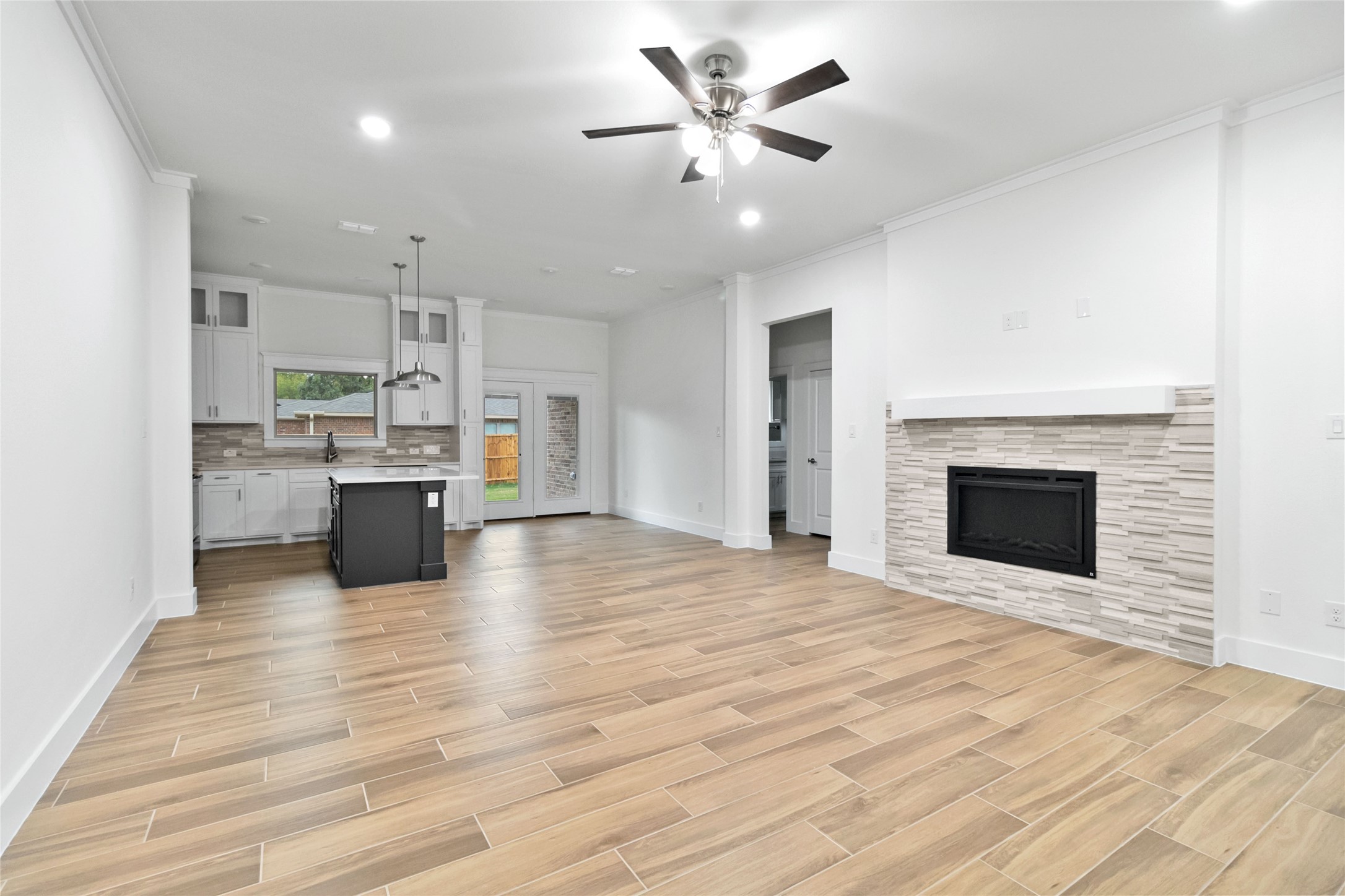 204 Swallowtail Lane