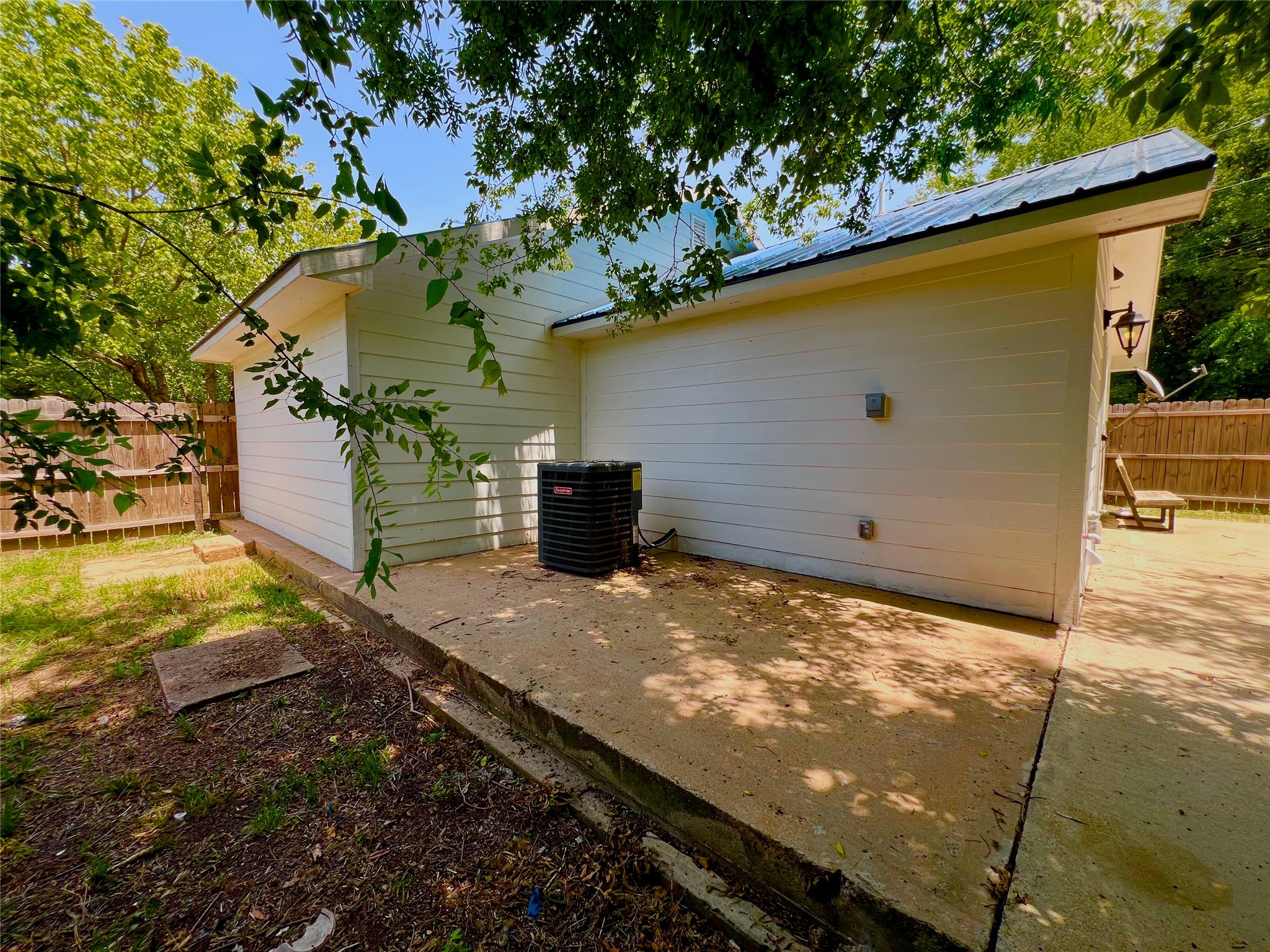 304 Jarbo Street