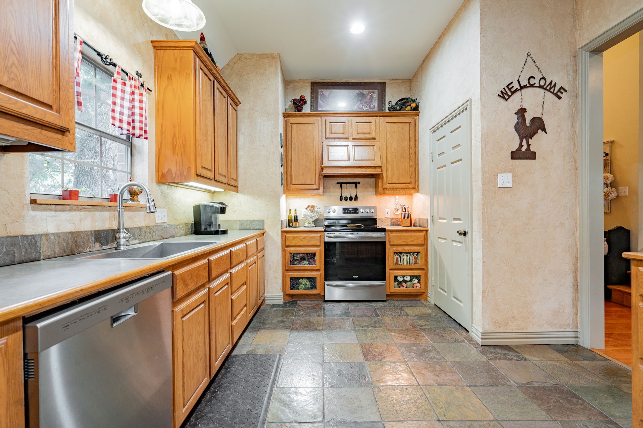 1205 Cedar Ridge Road W