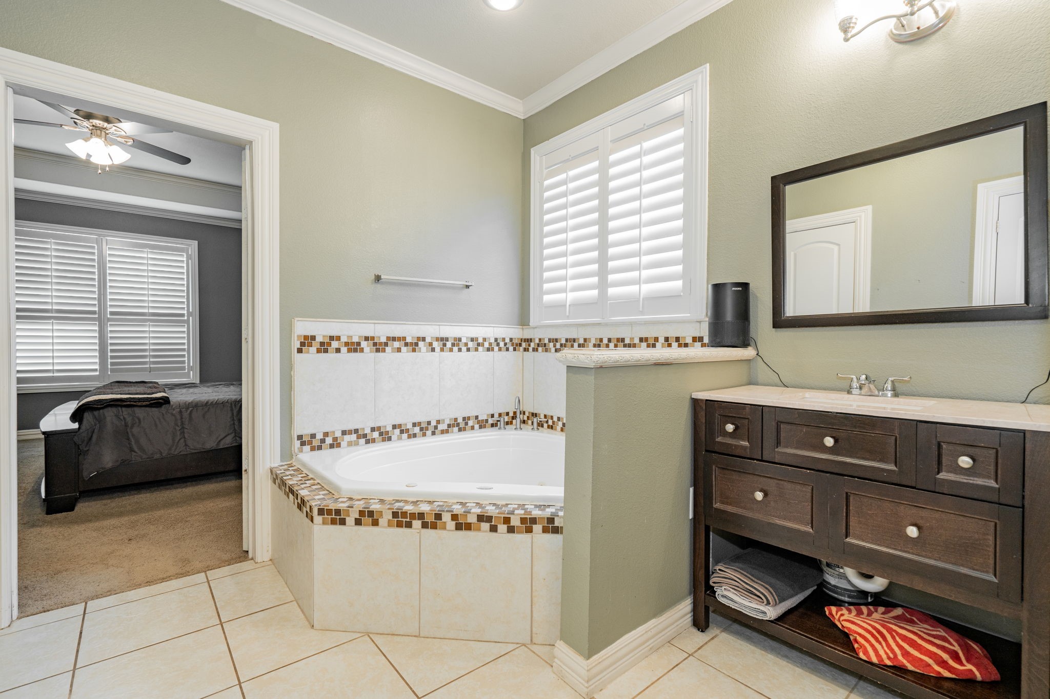 1452 Private Road 2737