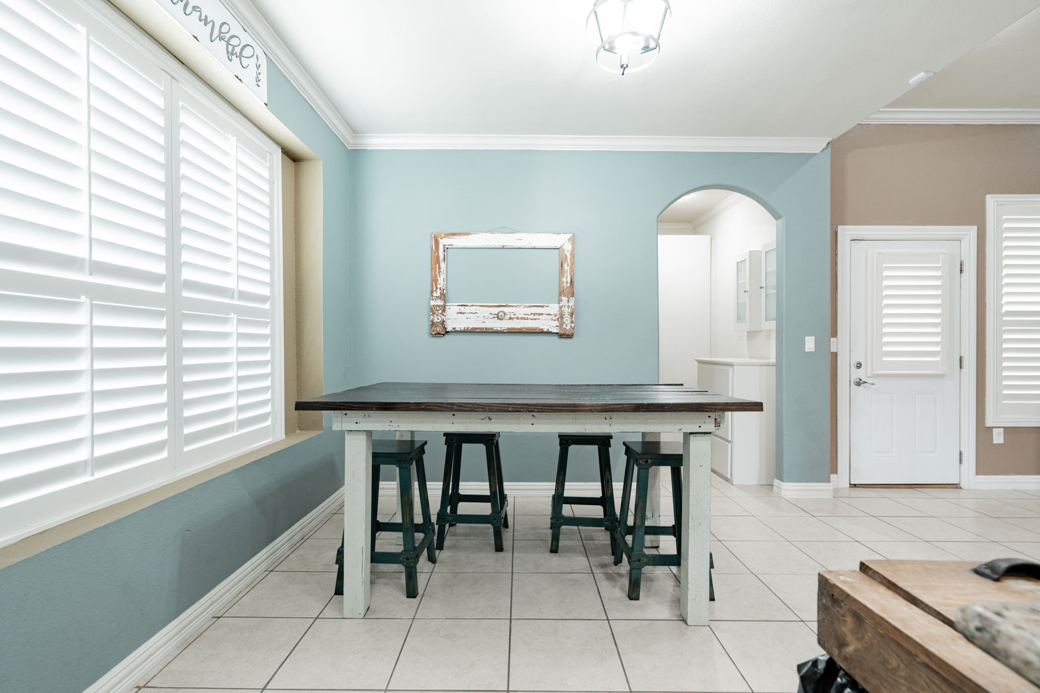 1452 Private Road 2737