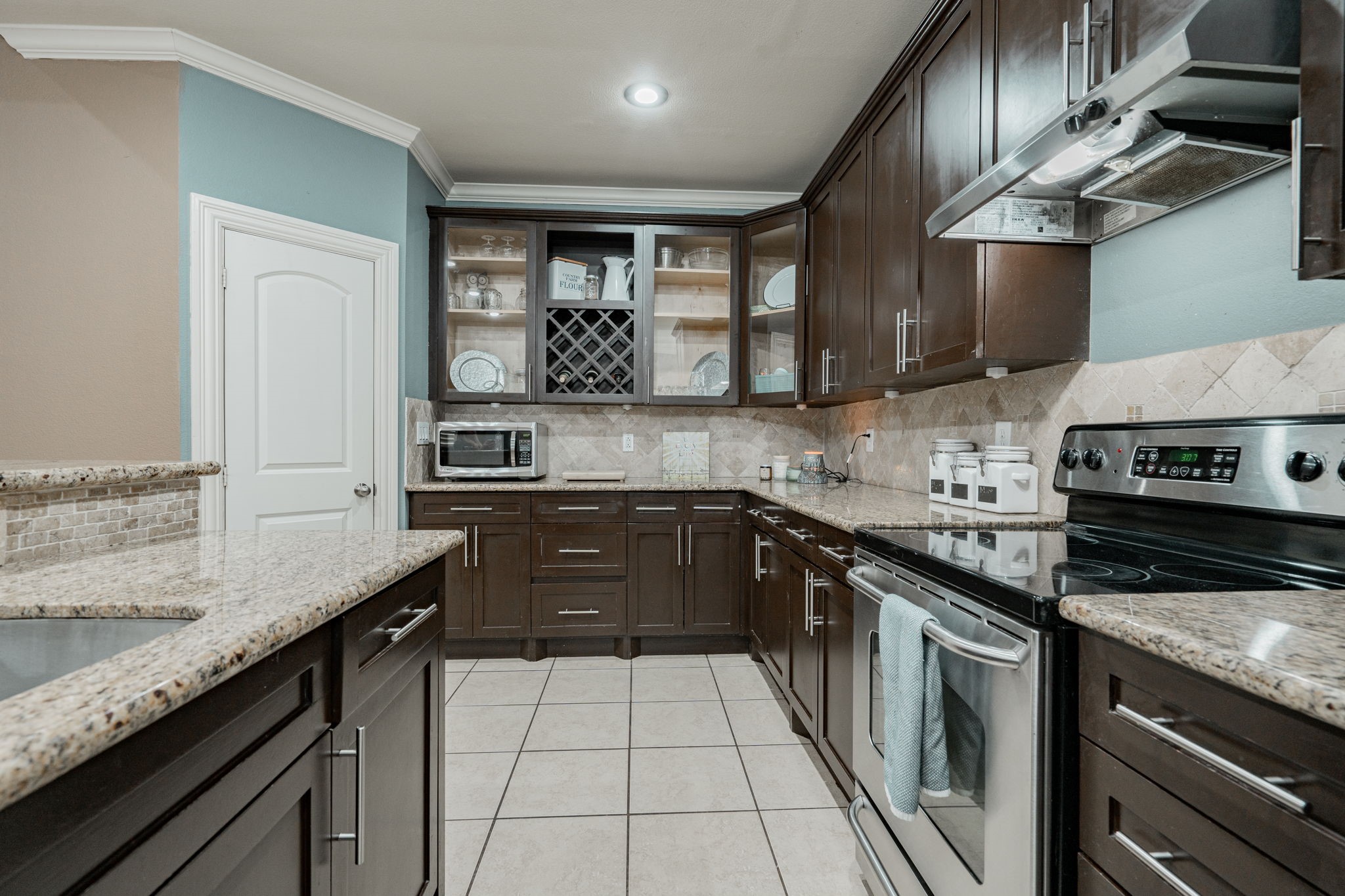 1452 Private Road 2737
