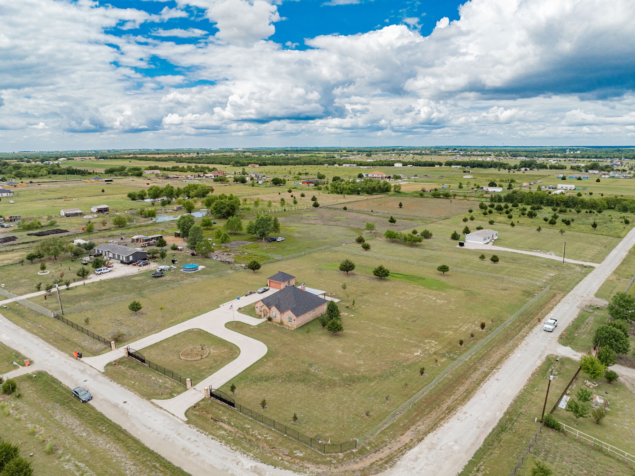 1452 Private Road 2737