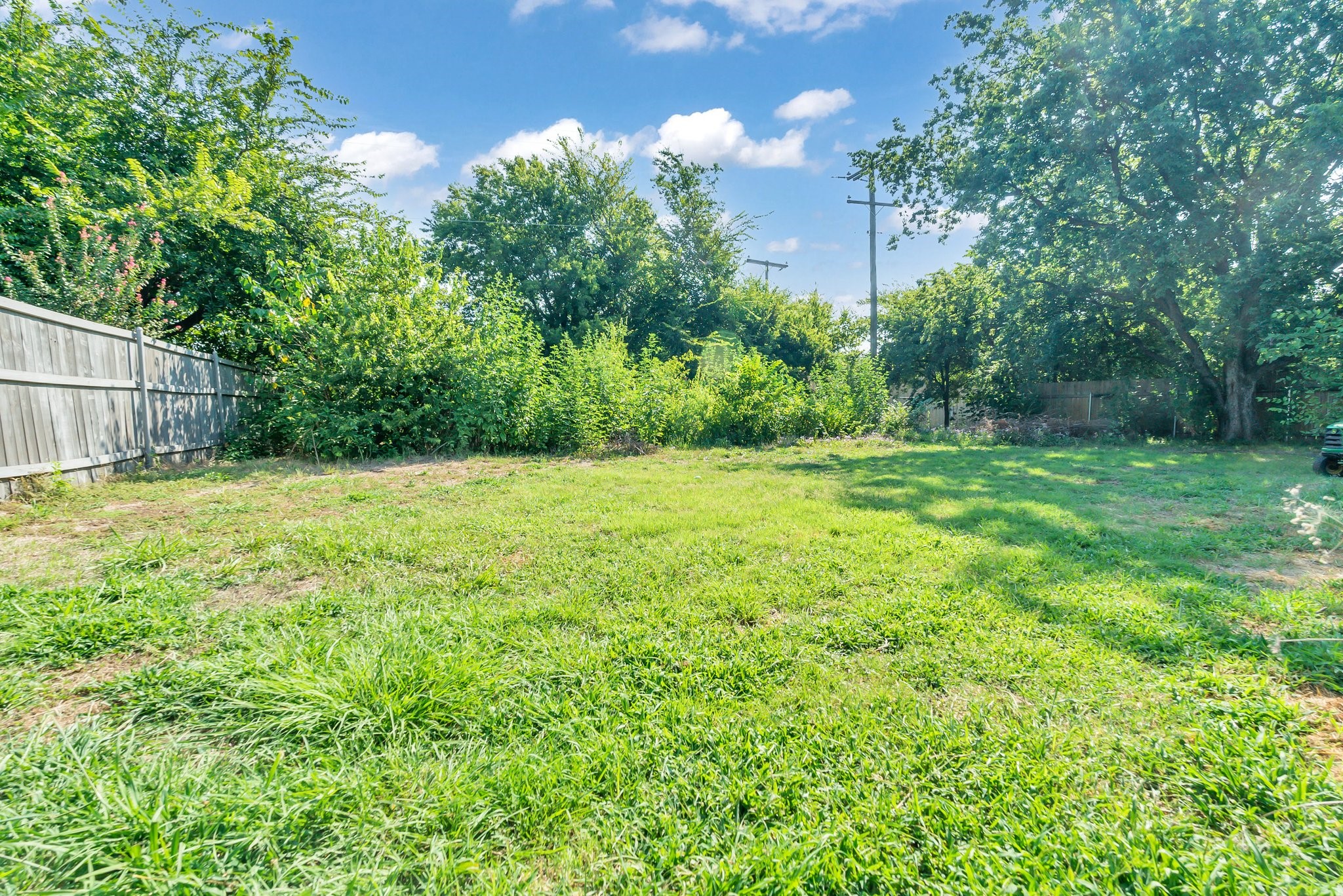 140 NW Lorna Street