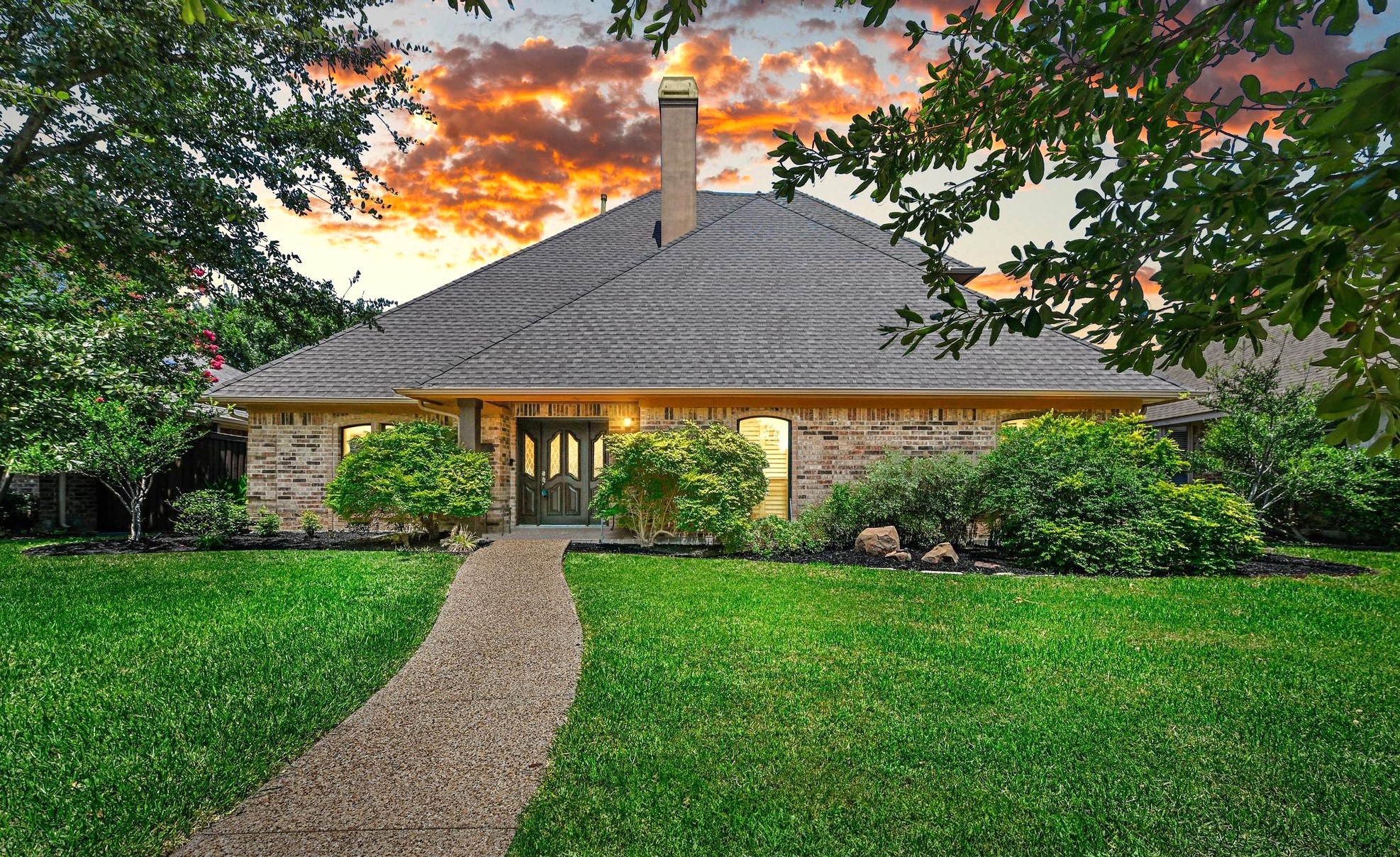607 Red River Trail