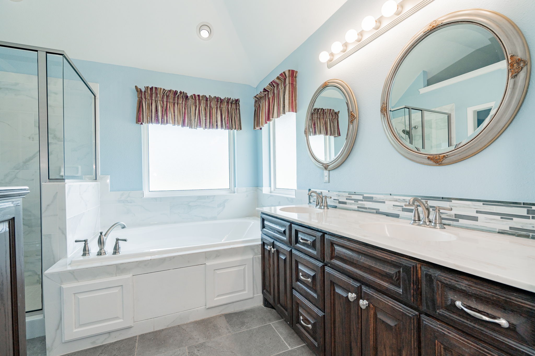3073 W Ridgeview Circle
