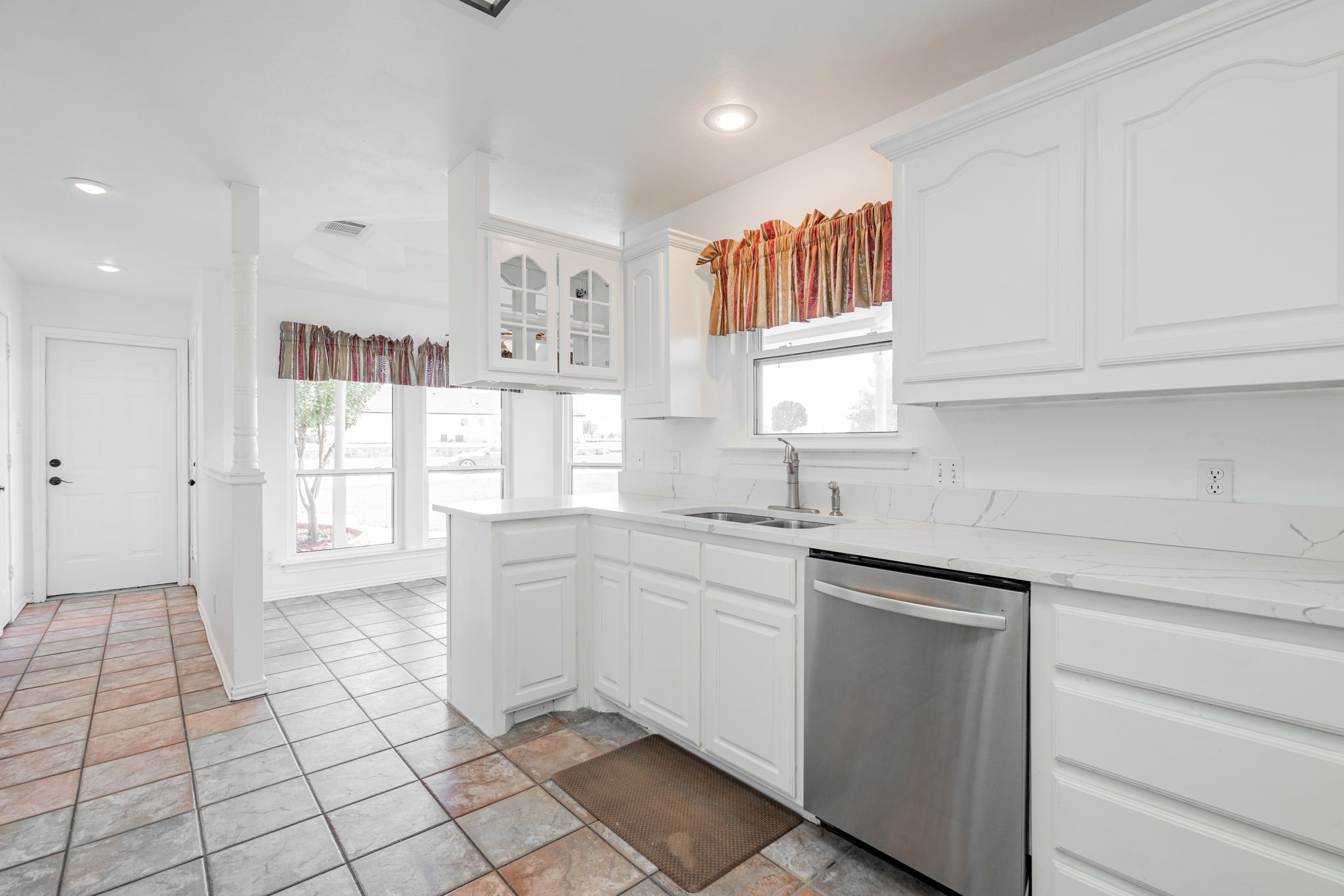 3073 W Ridgeview Circle