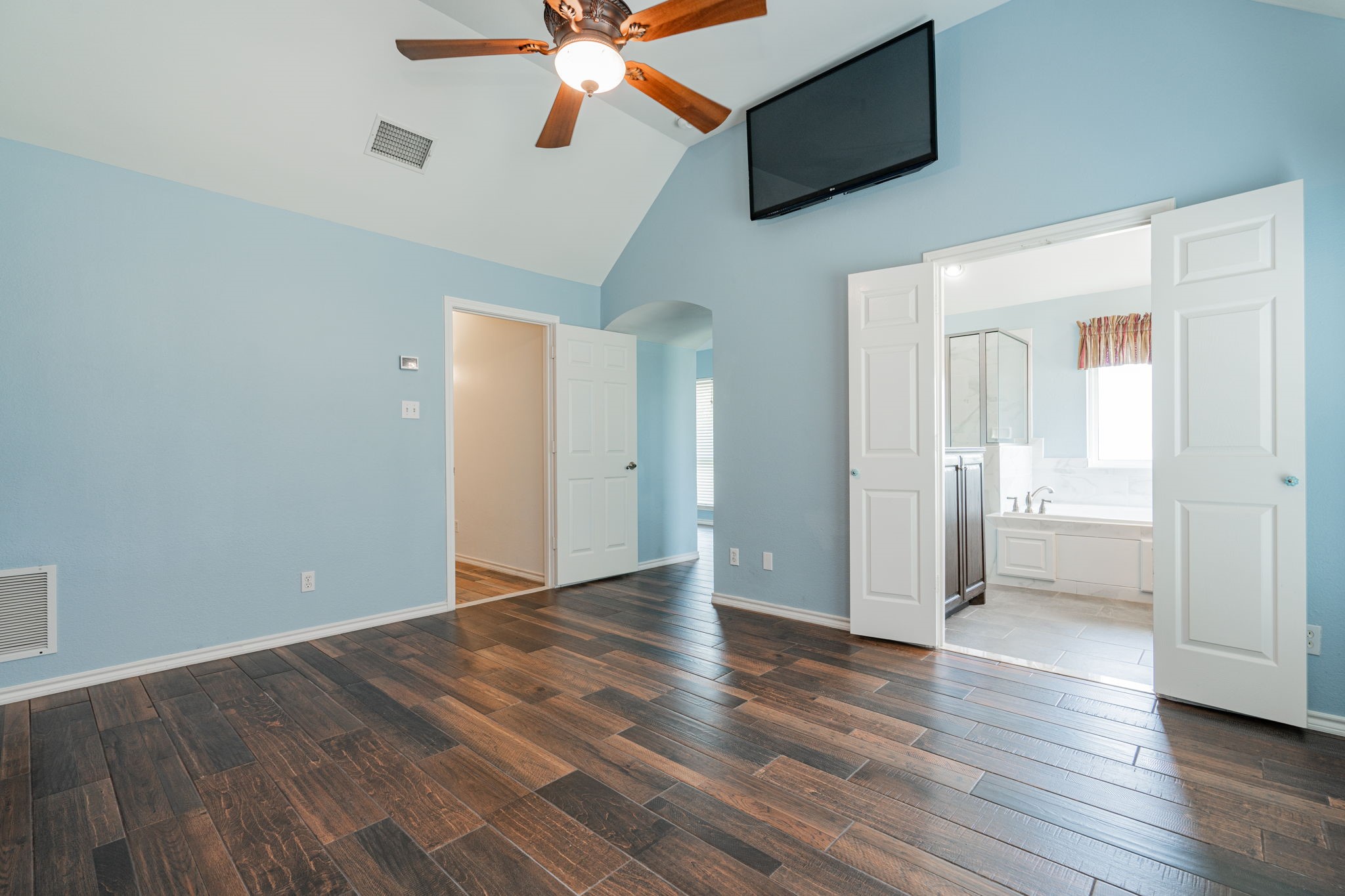 3073 W Ridgeview Circle