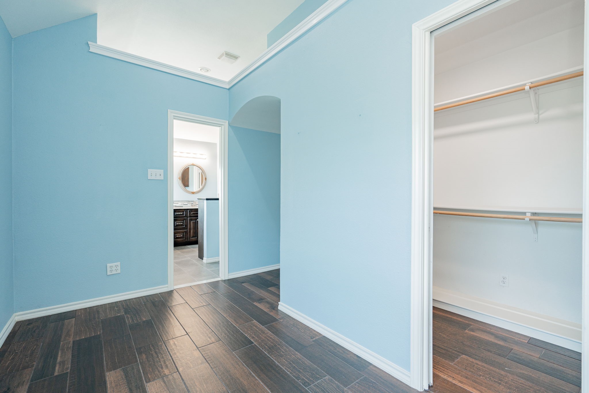 3073 W Ridgeview Circle