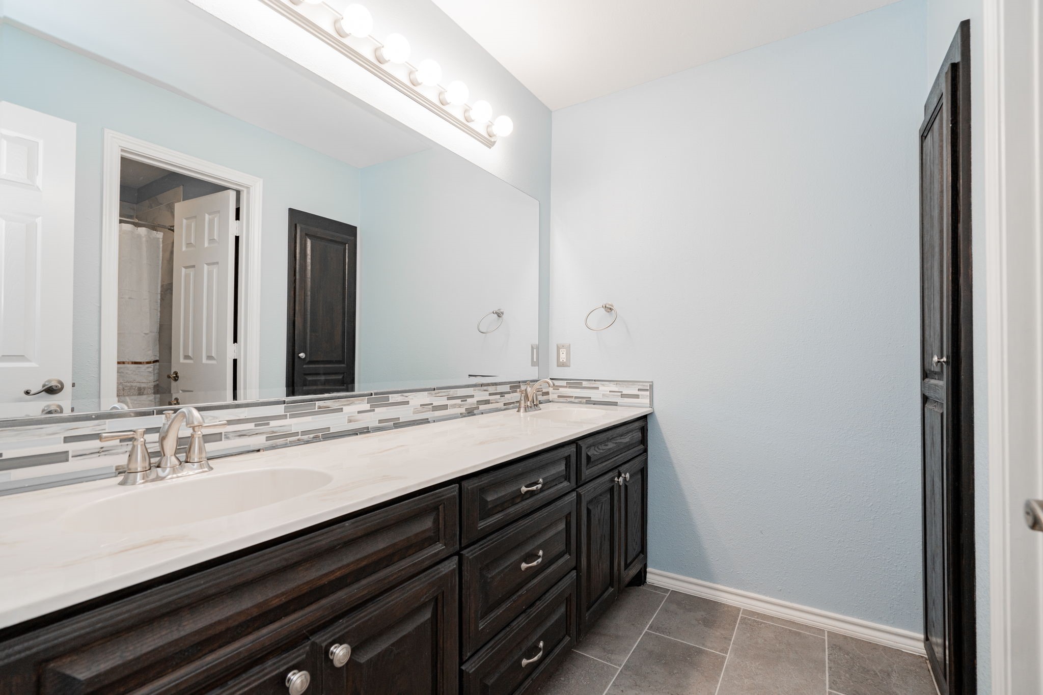 3073 W Ridgeview Circle
