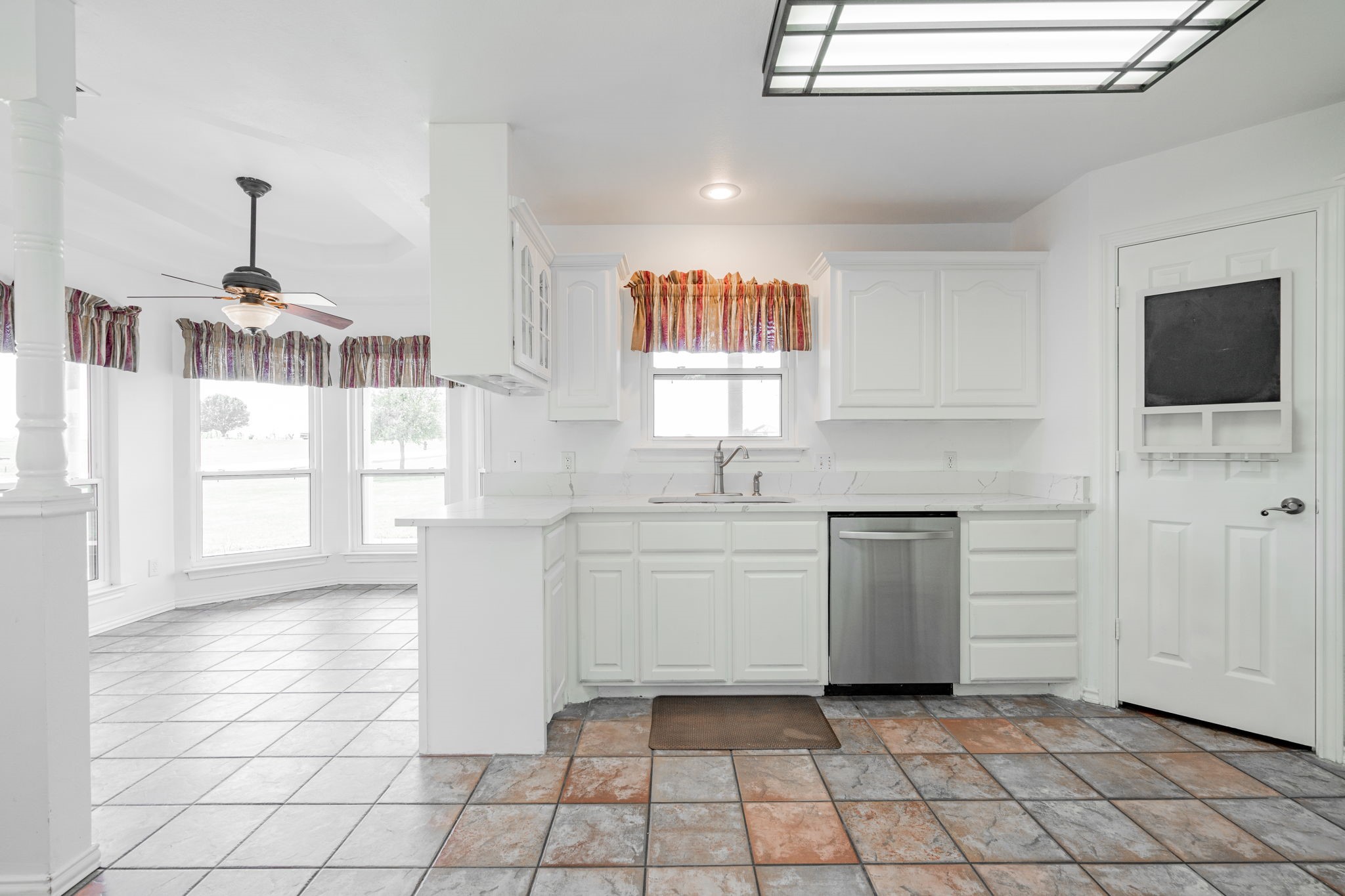 3073 W Ridgeview Circle