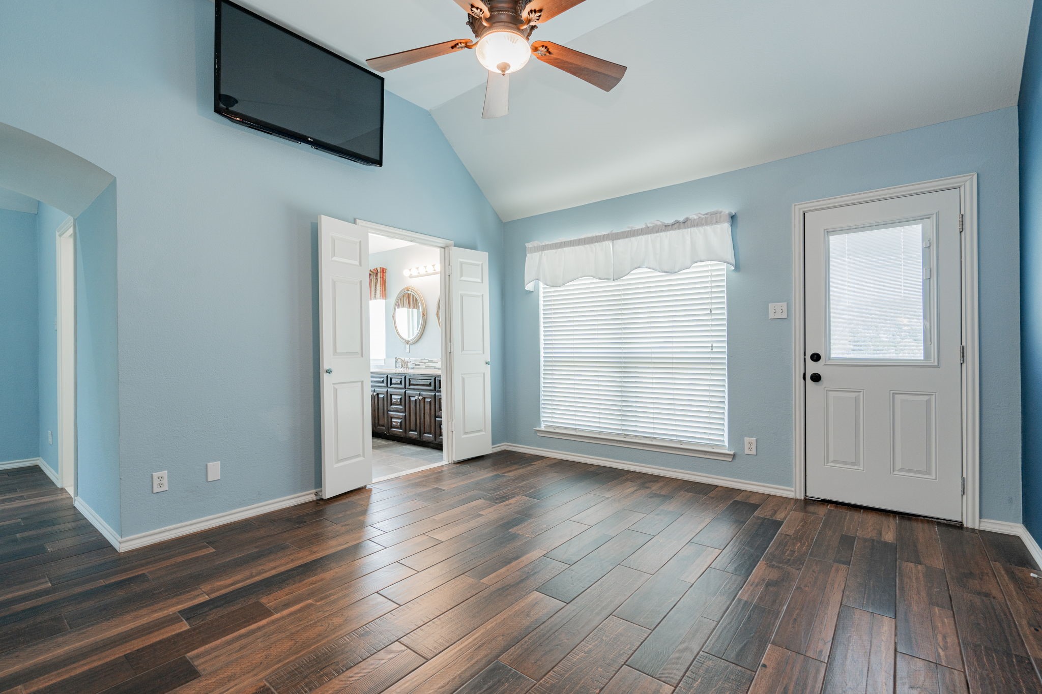 3073 W Ridgeview Circle
